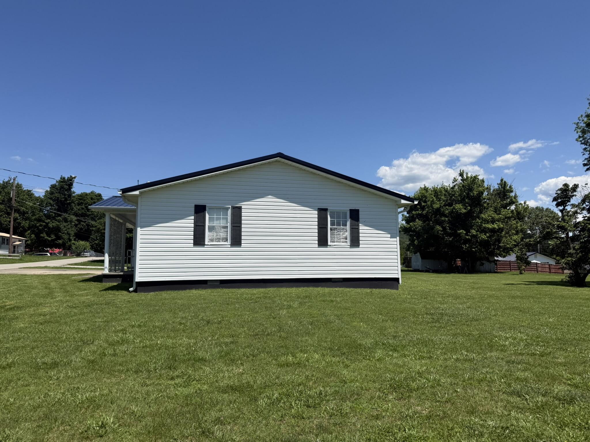 93 Green Acres Drive Property Photo 11