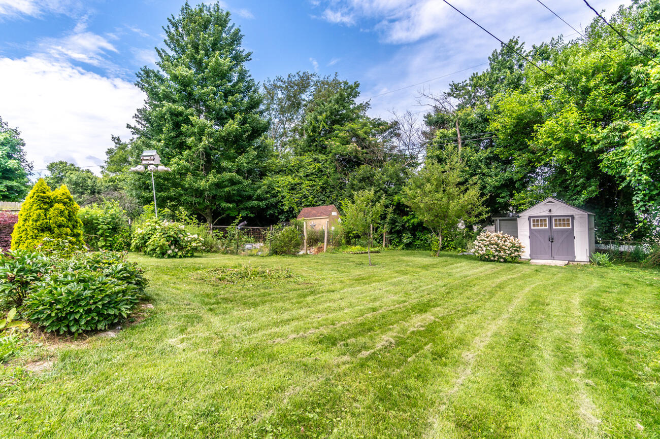 120 Windsor Drive Property Photo 6
