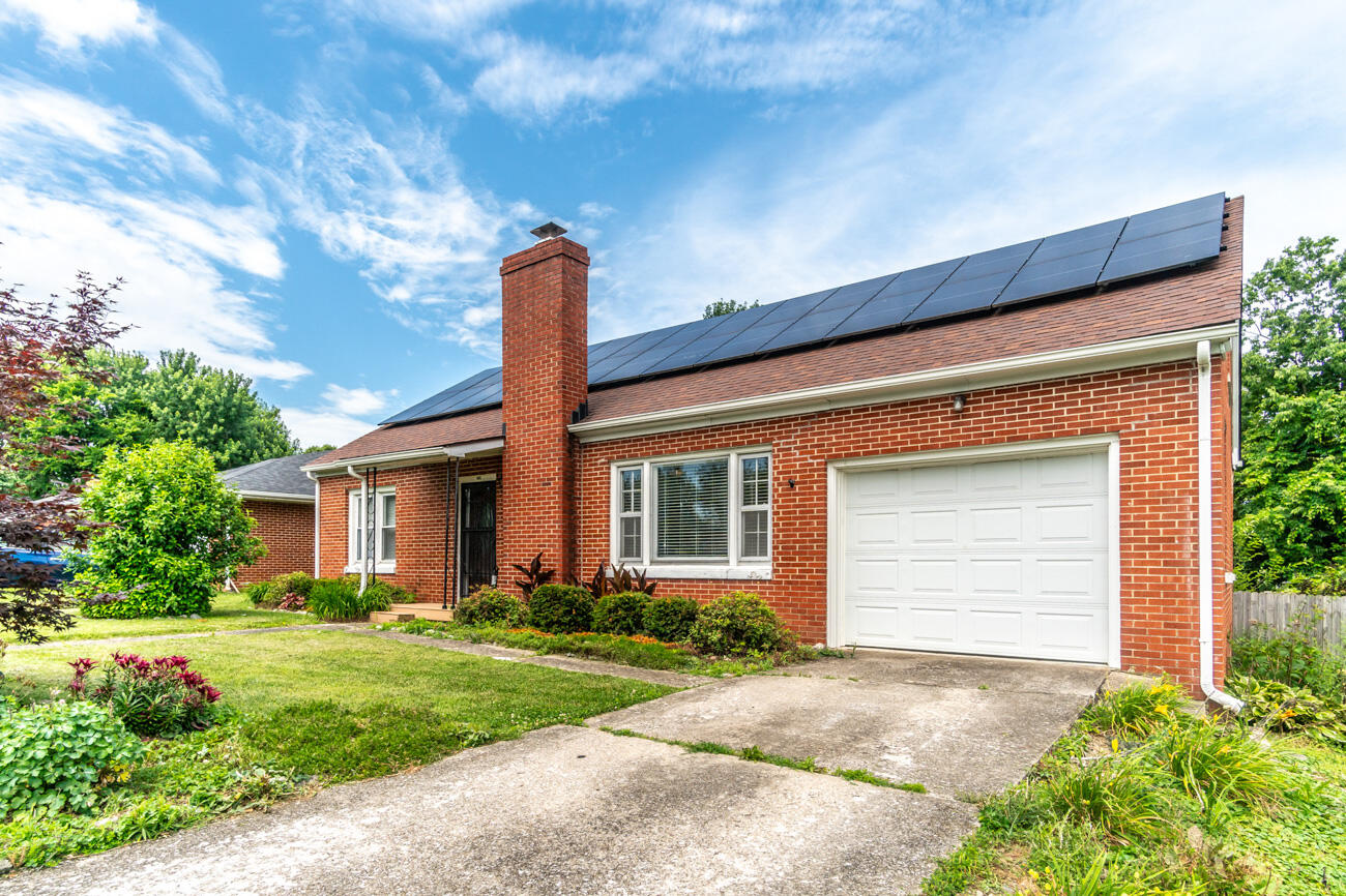 120 Windsor Drive Property Photo 7