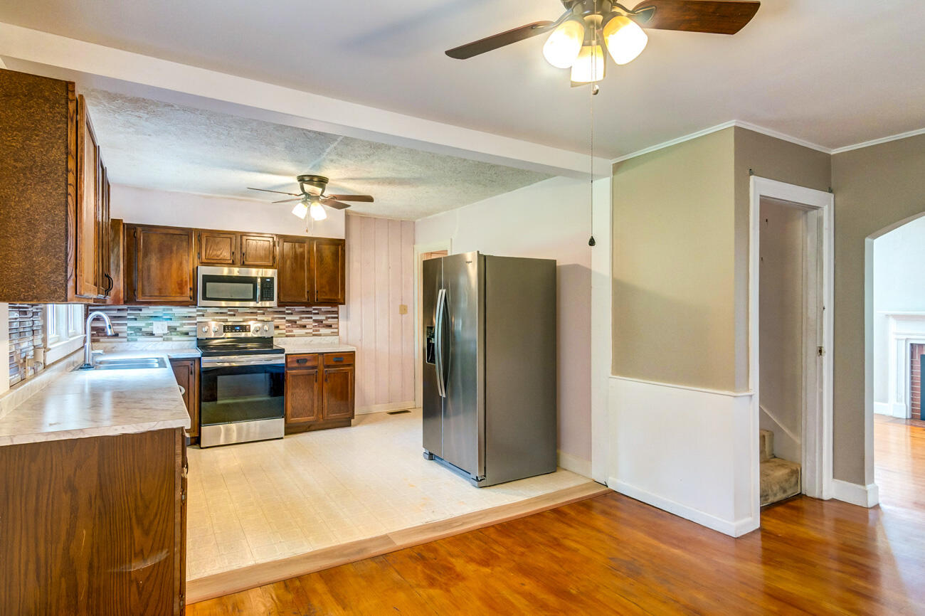 120 Windsor Drive Property Photo 13
