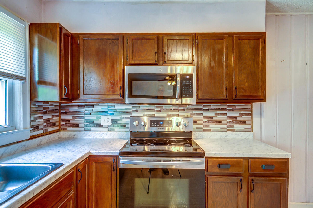 120 Windsor Drive Property Photo 15