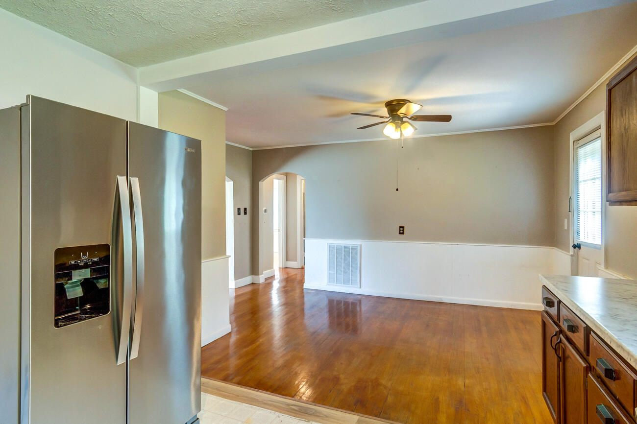 120 Windsor Drive Property Photo 18