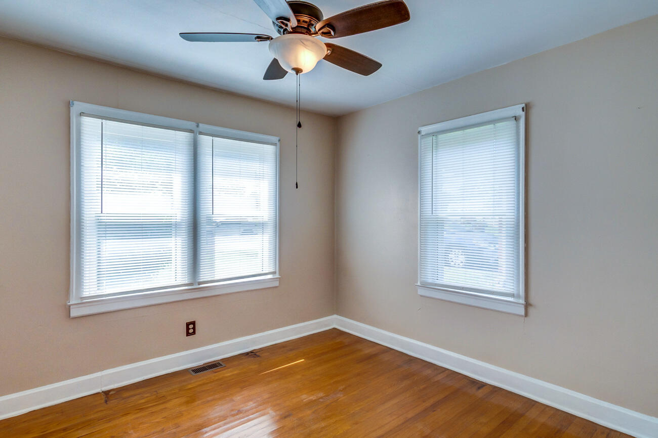 120 Windsor Drive Property Photo 28