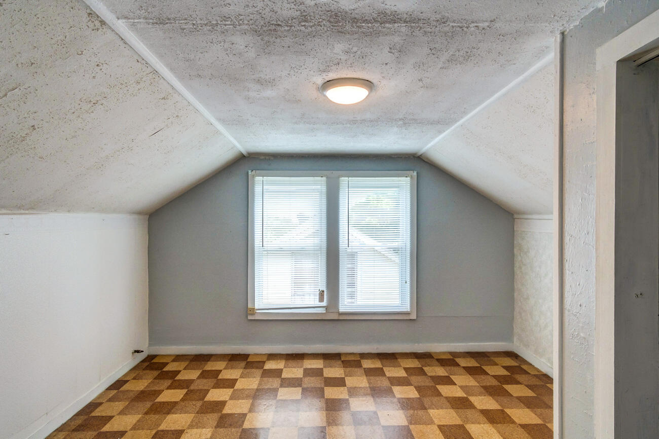 120 Windsor Drive Property Photo 31