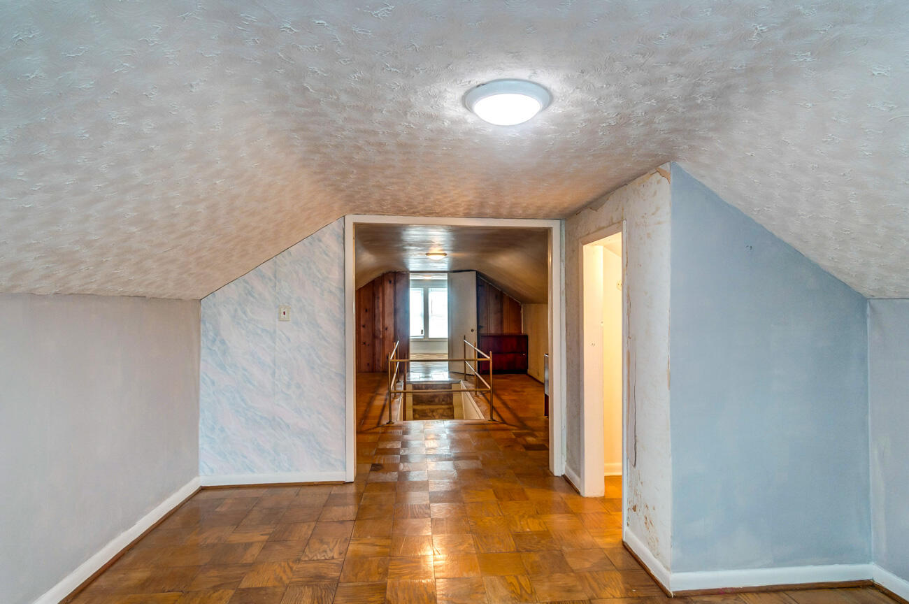 120 Windsor Drive Property Photo 35