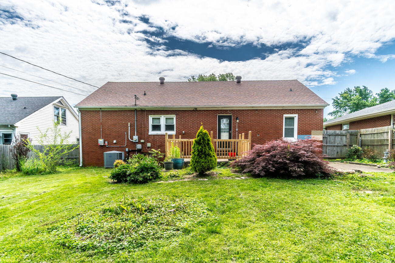 120 Windsor Drive Property Photo 36