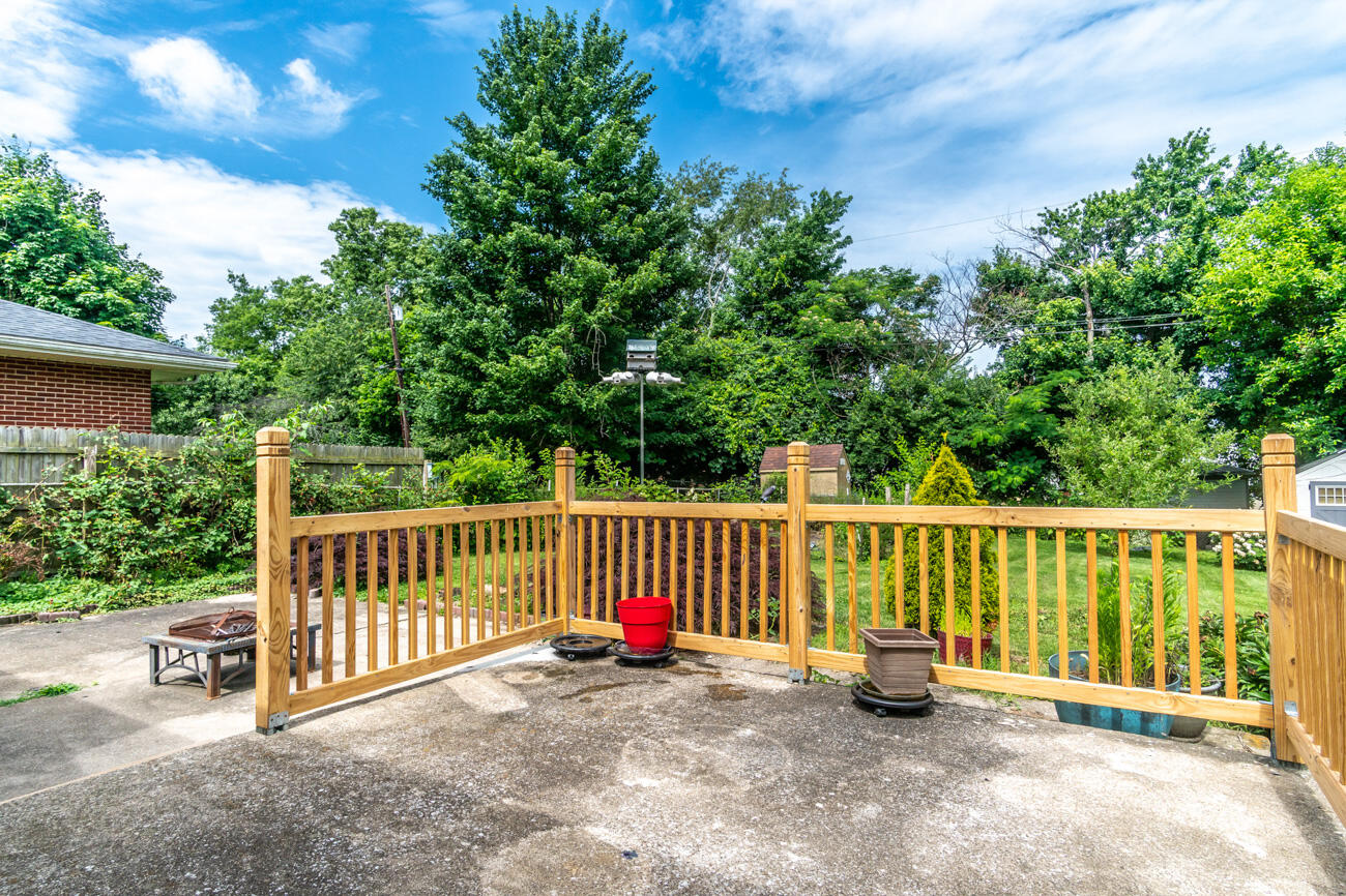 120 Windsor Drive Property Photo 41