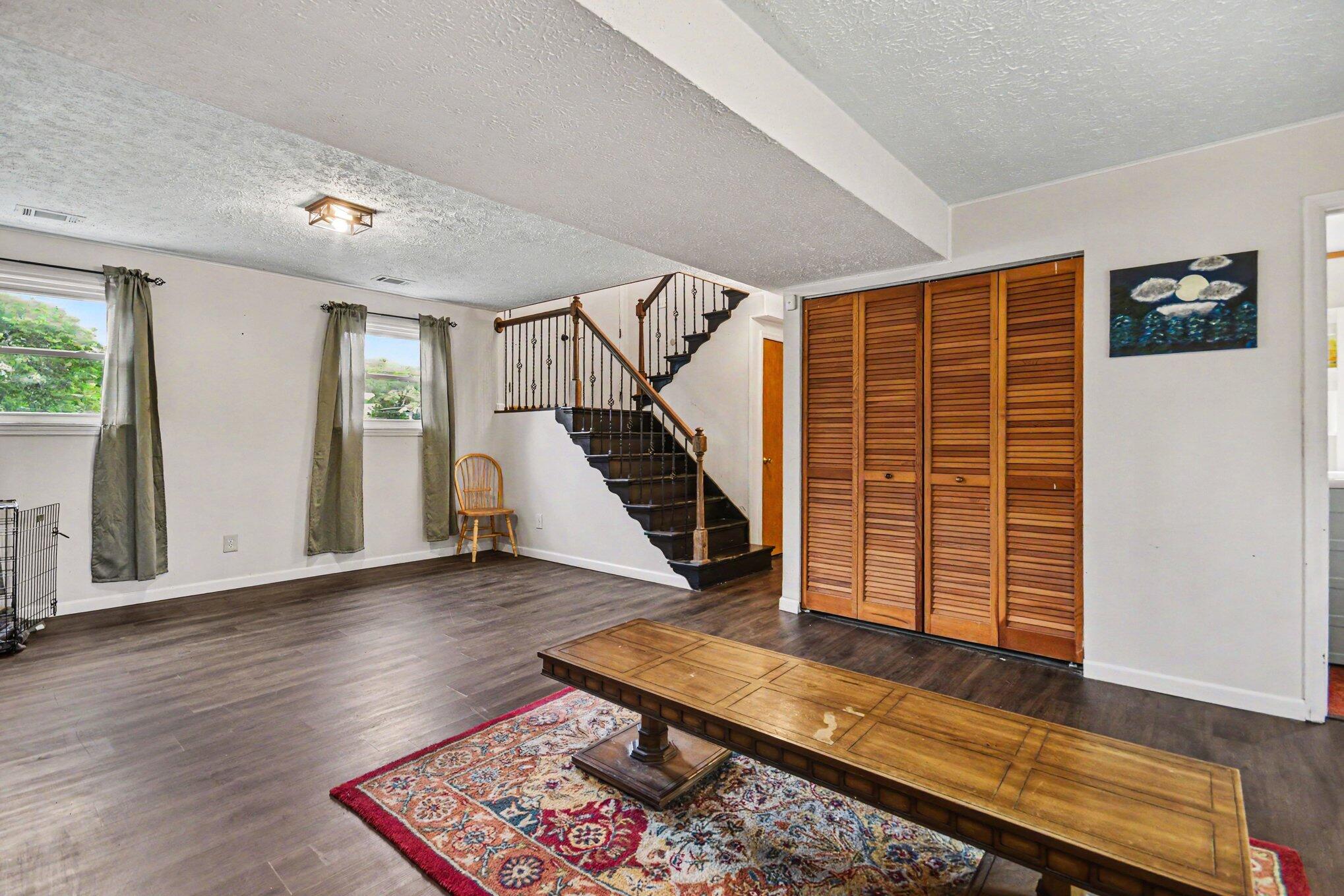 176 Shannon Parkway Property Photo 7