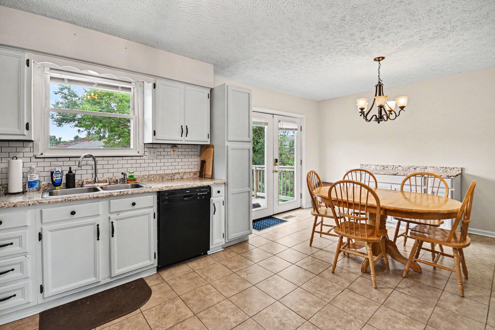 176 Shannon Parkway Property Photo 9