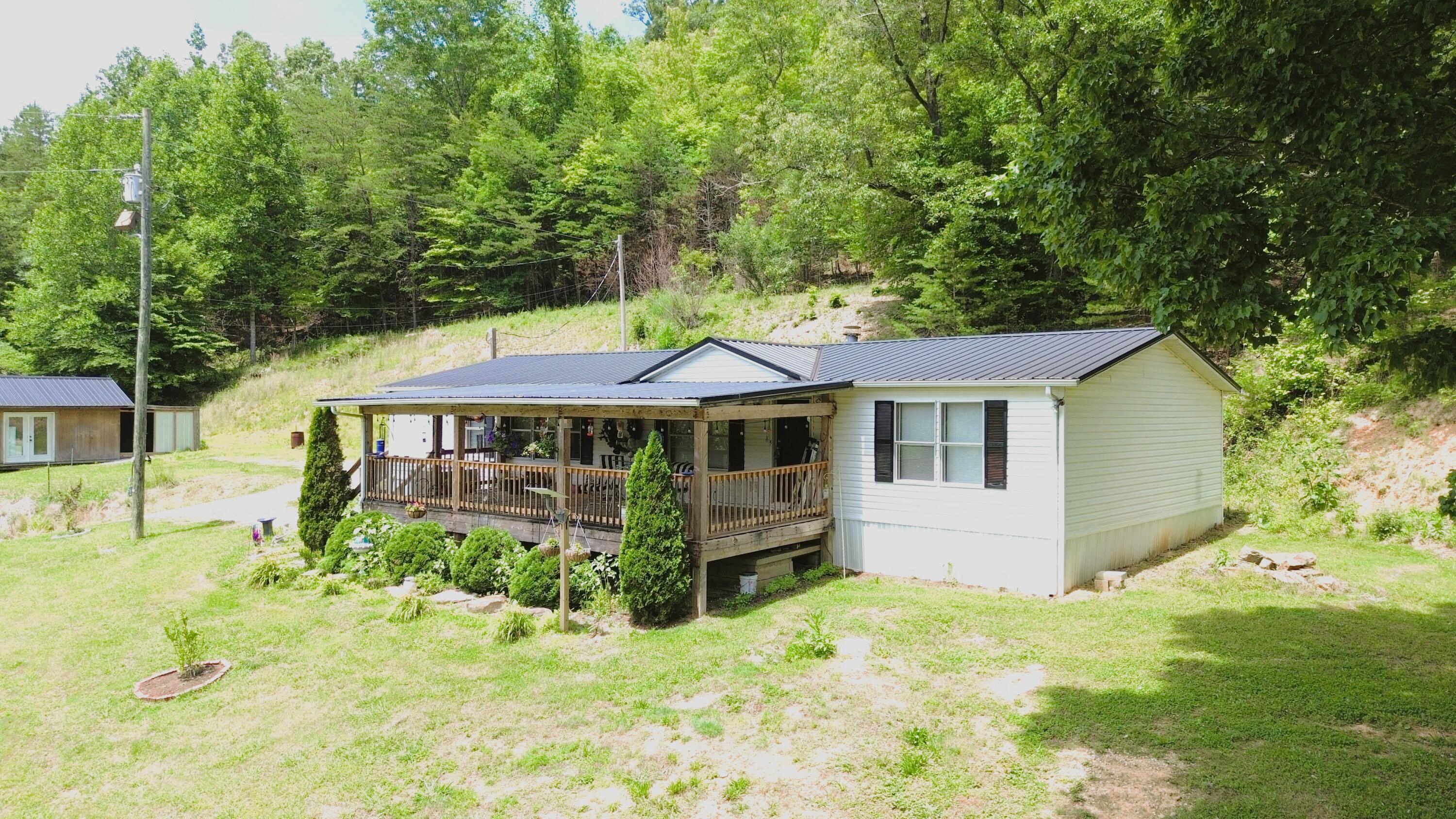 1041 State Hwy 1809 Property Photo 1
