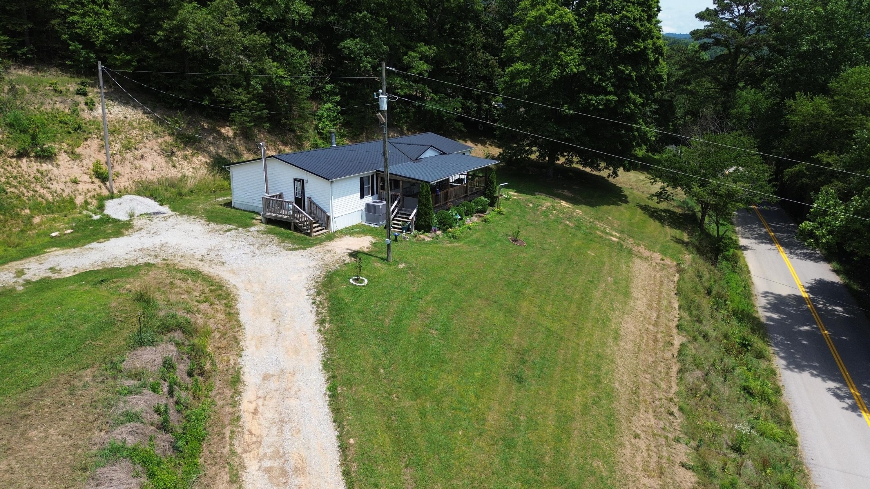 1041 State Hwy 1809 Property Photo 3