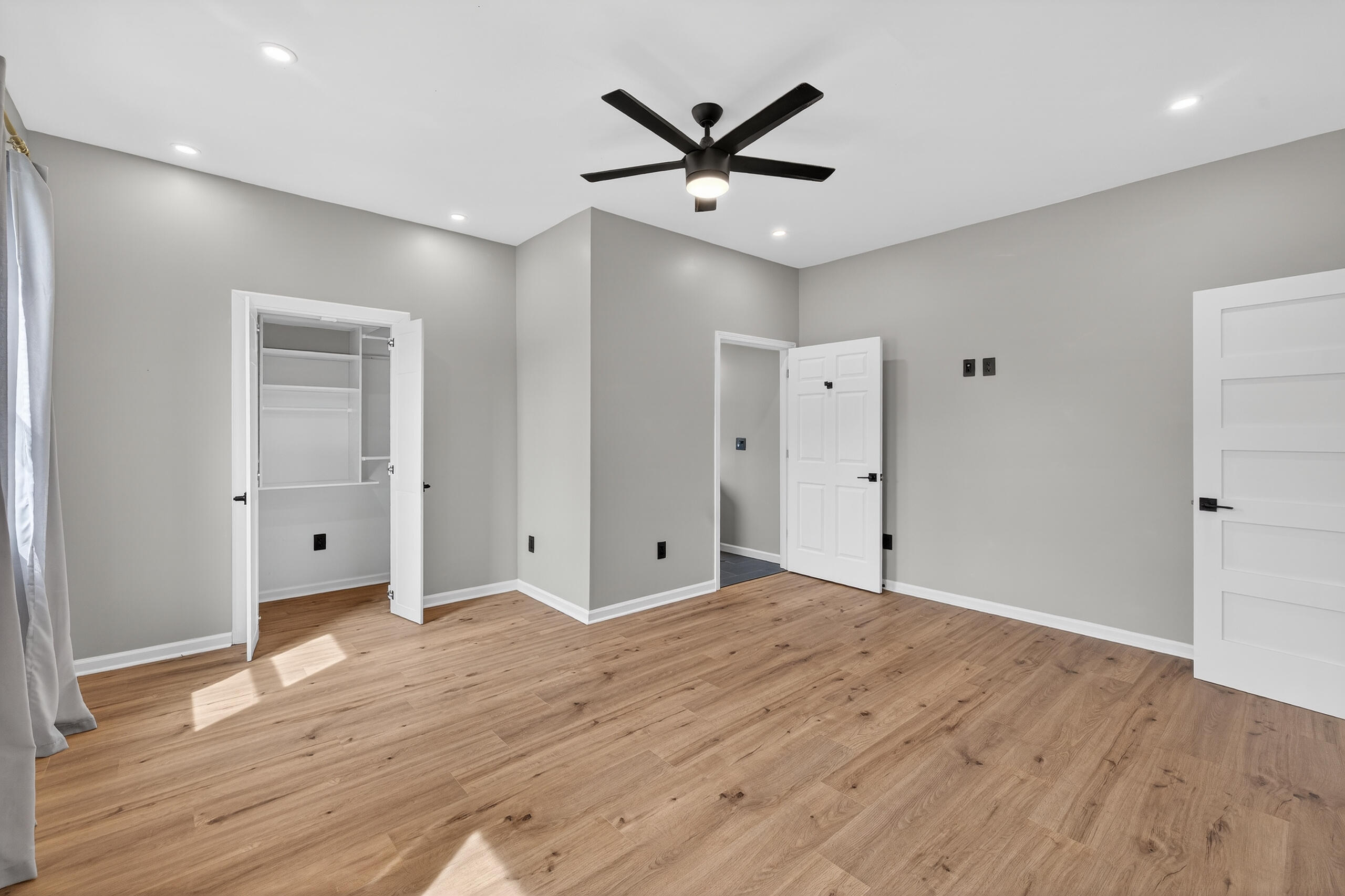 200 Avawam Drive Property Photo 20