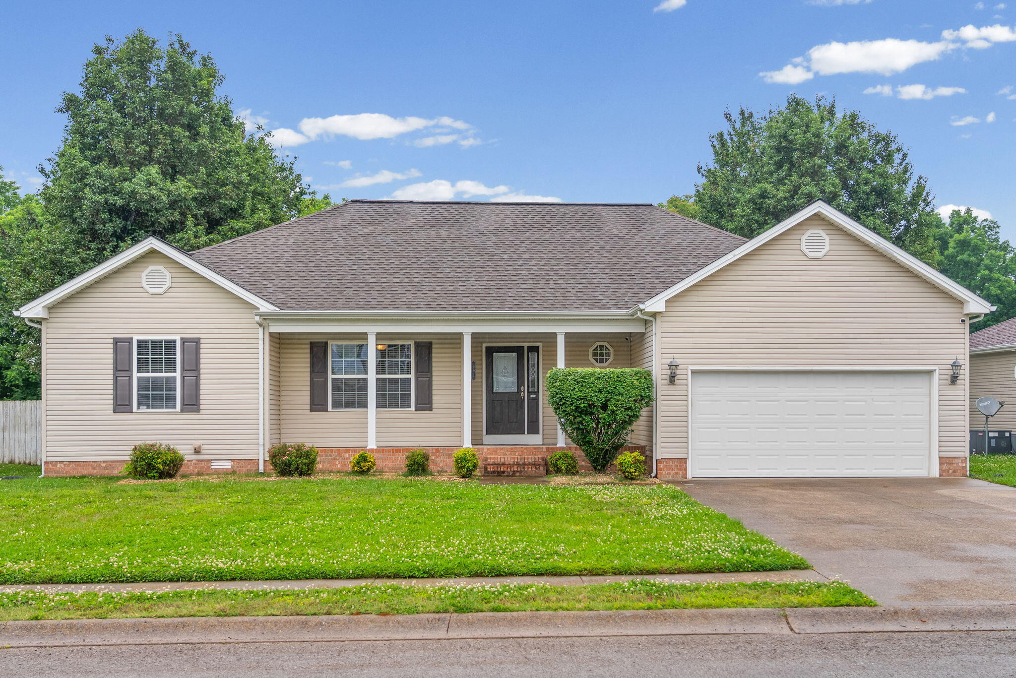991 Wing Tip Circle Property Photo 1