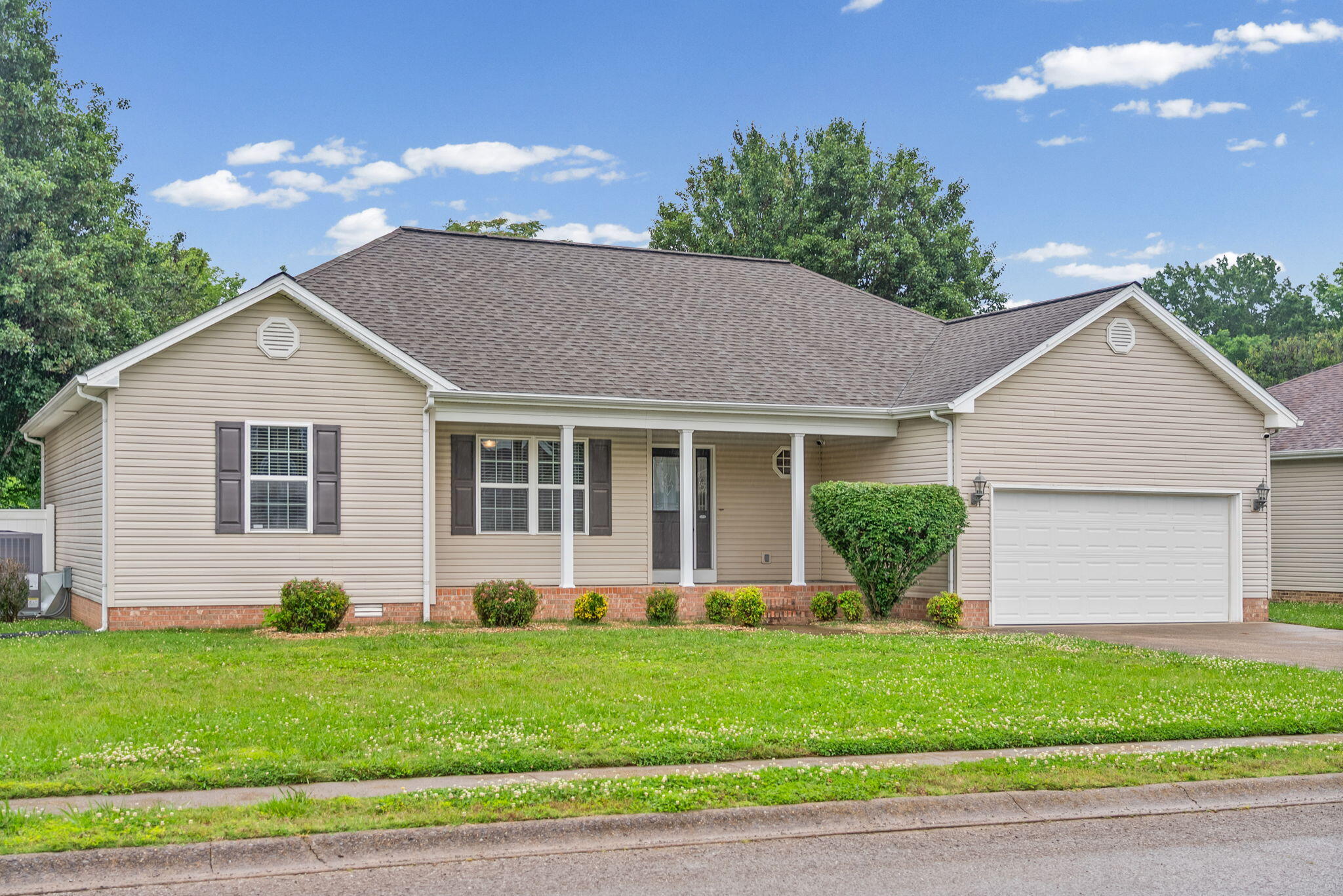 991 Wing Tip Circle Property Photo 3