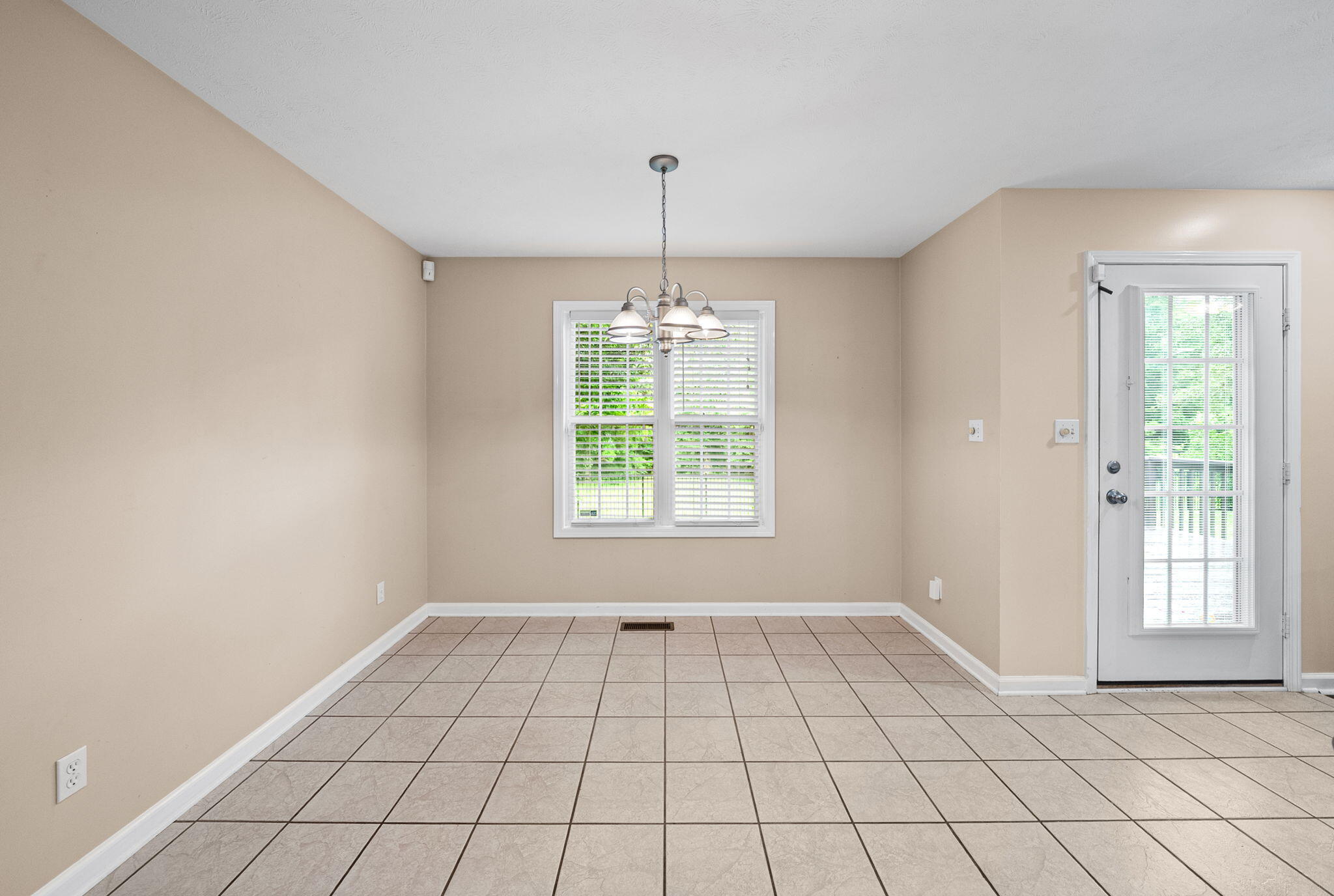 991 Wing Tip Circle Property Photo 8