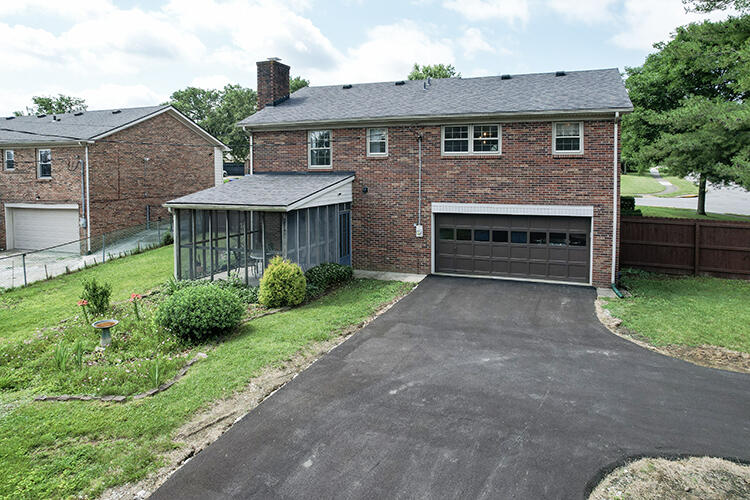 3700 Forest Green Drive Property Photo 5