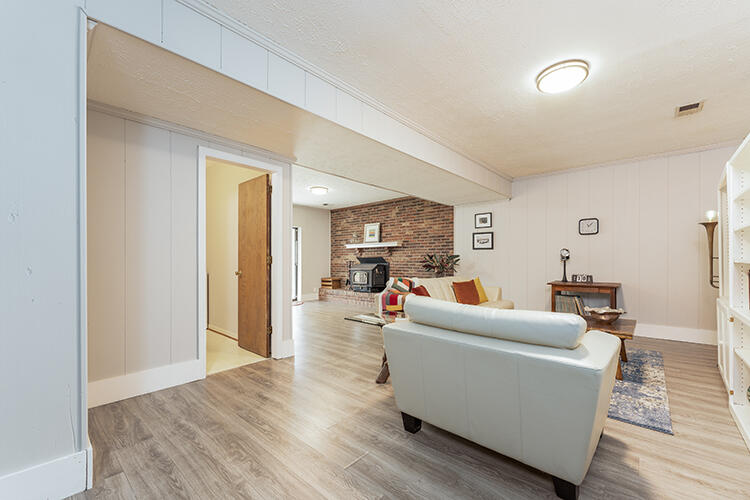 3700 Forest Green Drive Property Photo 33