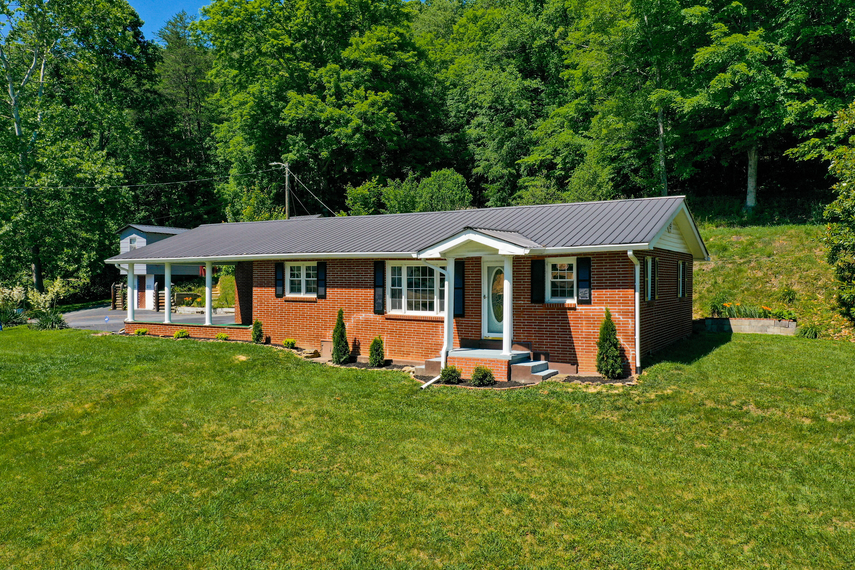240 Us-421 Property Photo 1
