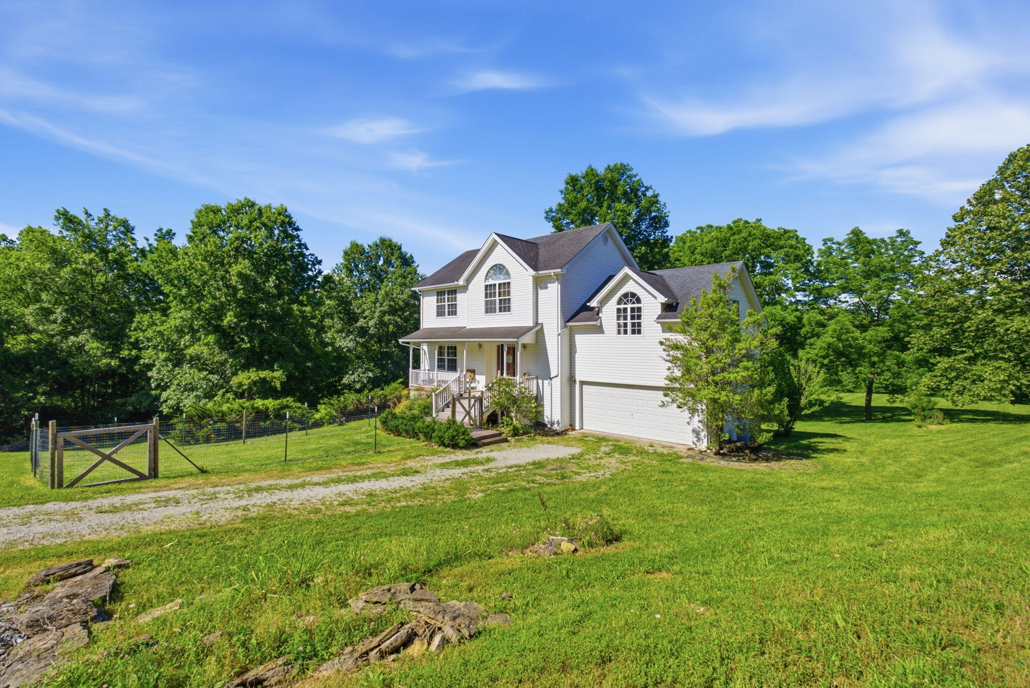 325 Eagle Creek Trail Property Photo 4