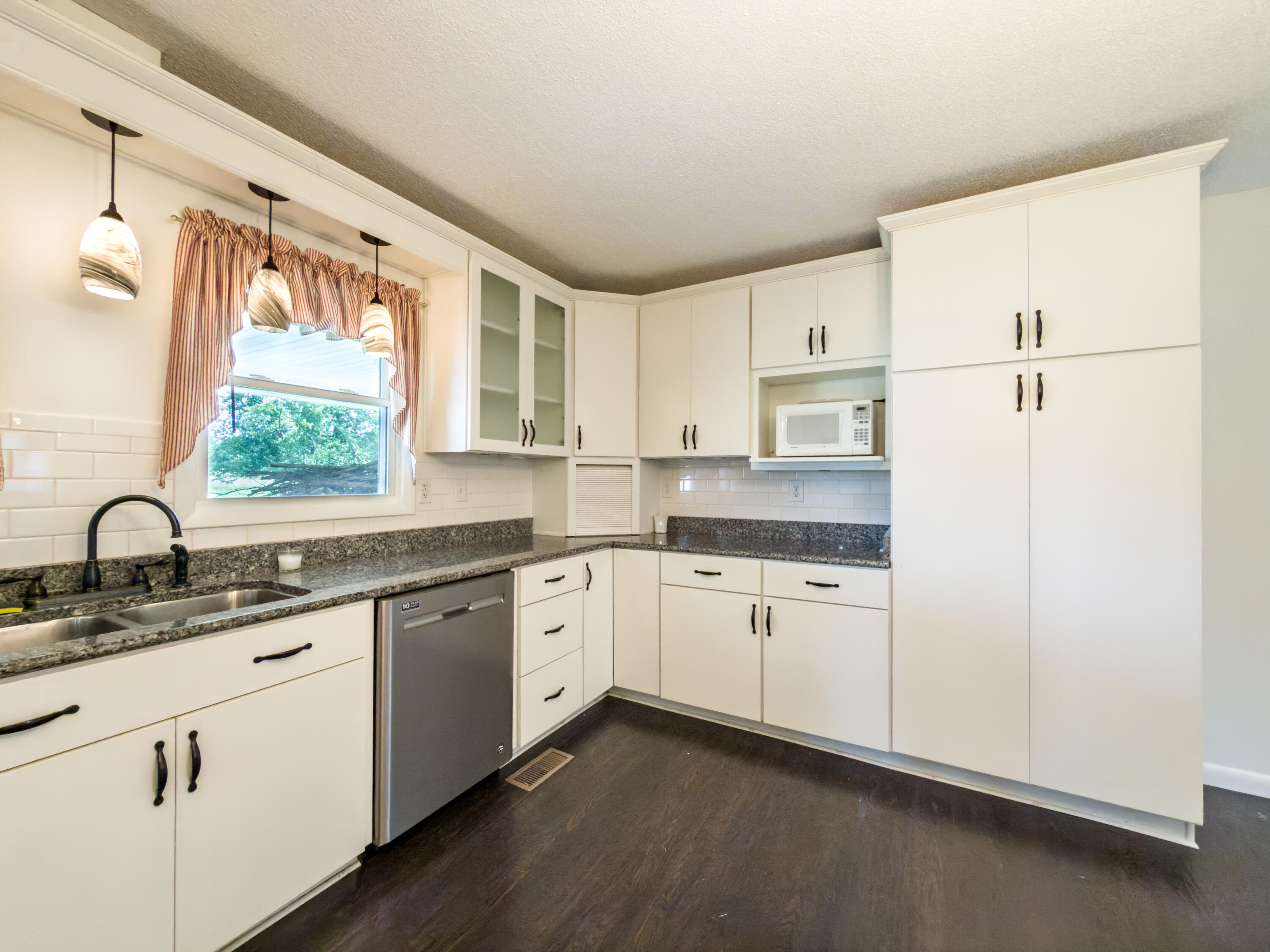 1333 Mount Eden Road Property Photo 28