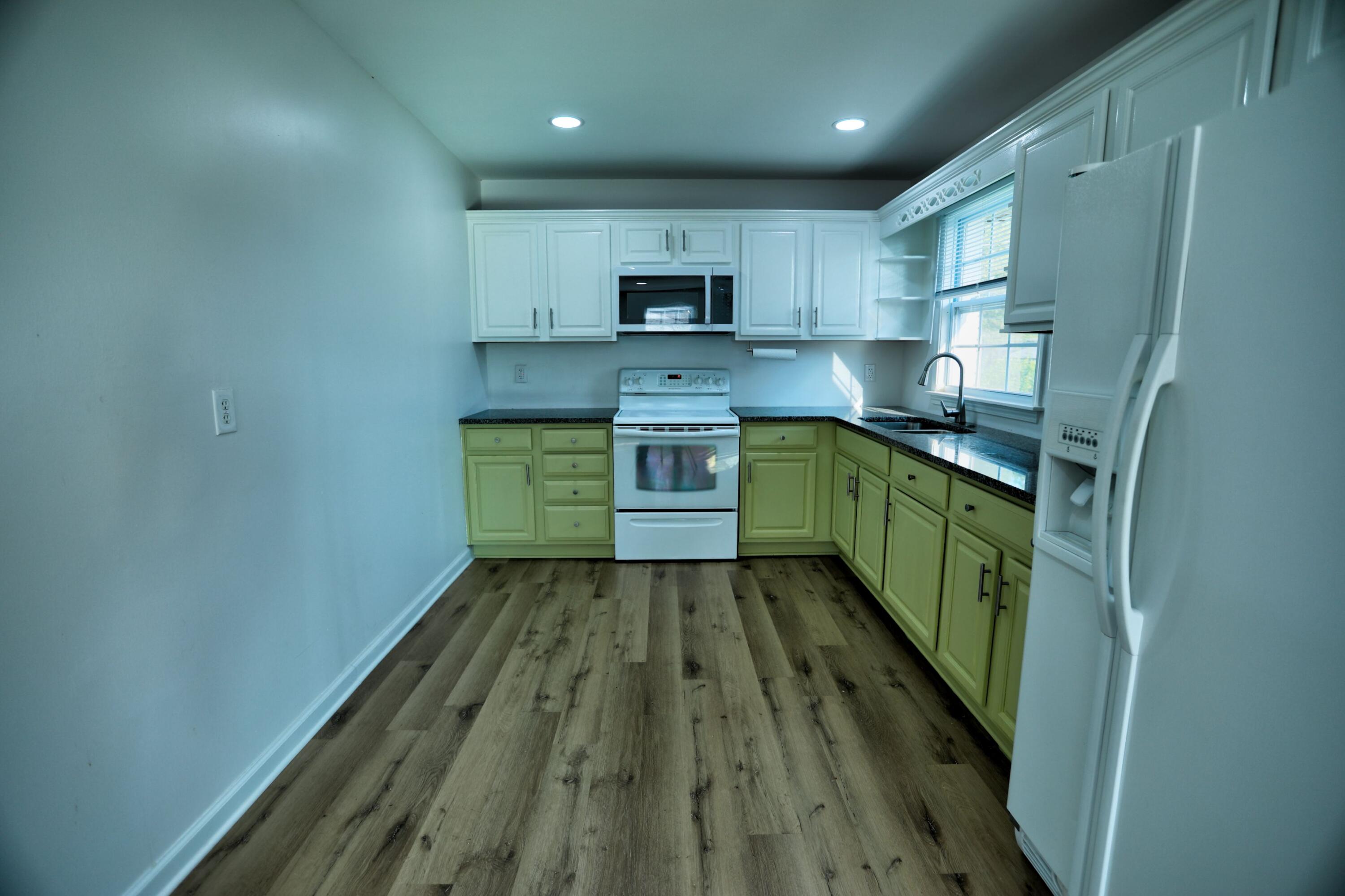 1820 Barksdale Drive Property Photo 6