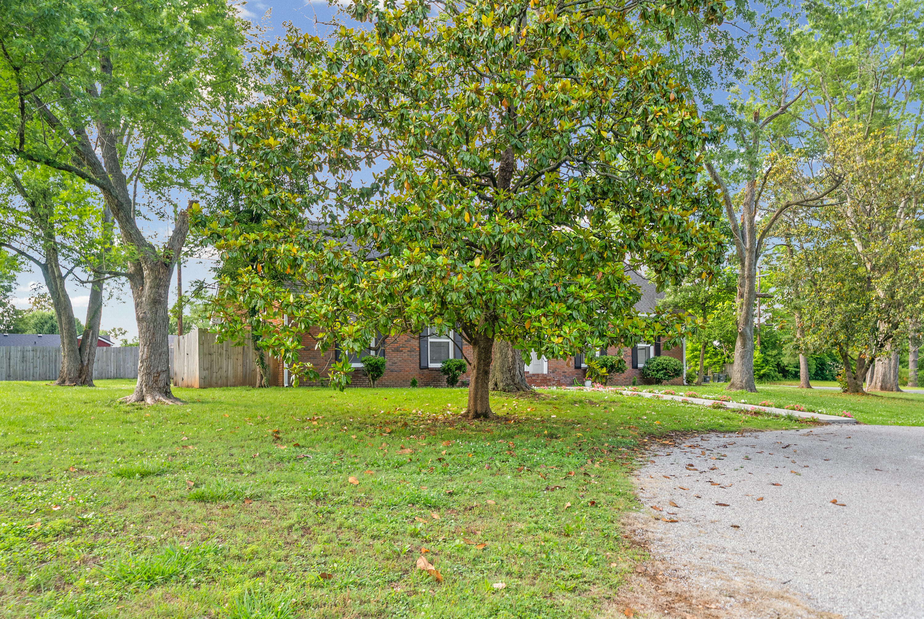 635 Country Club Lane Property Photo 3