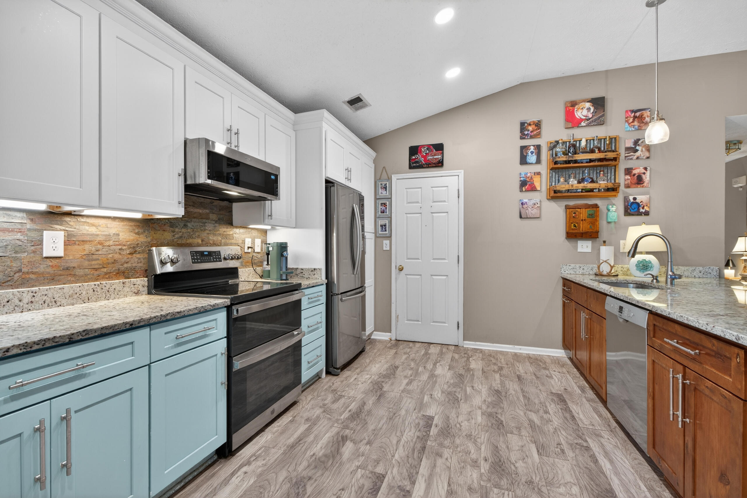 217 Woodbrook Place Property Photo 10