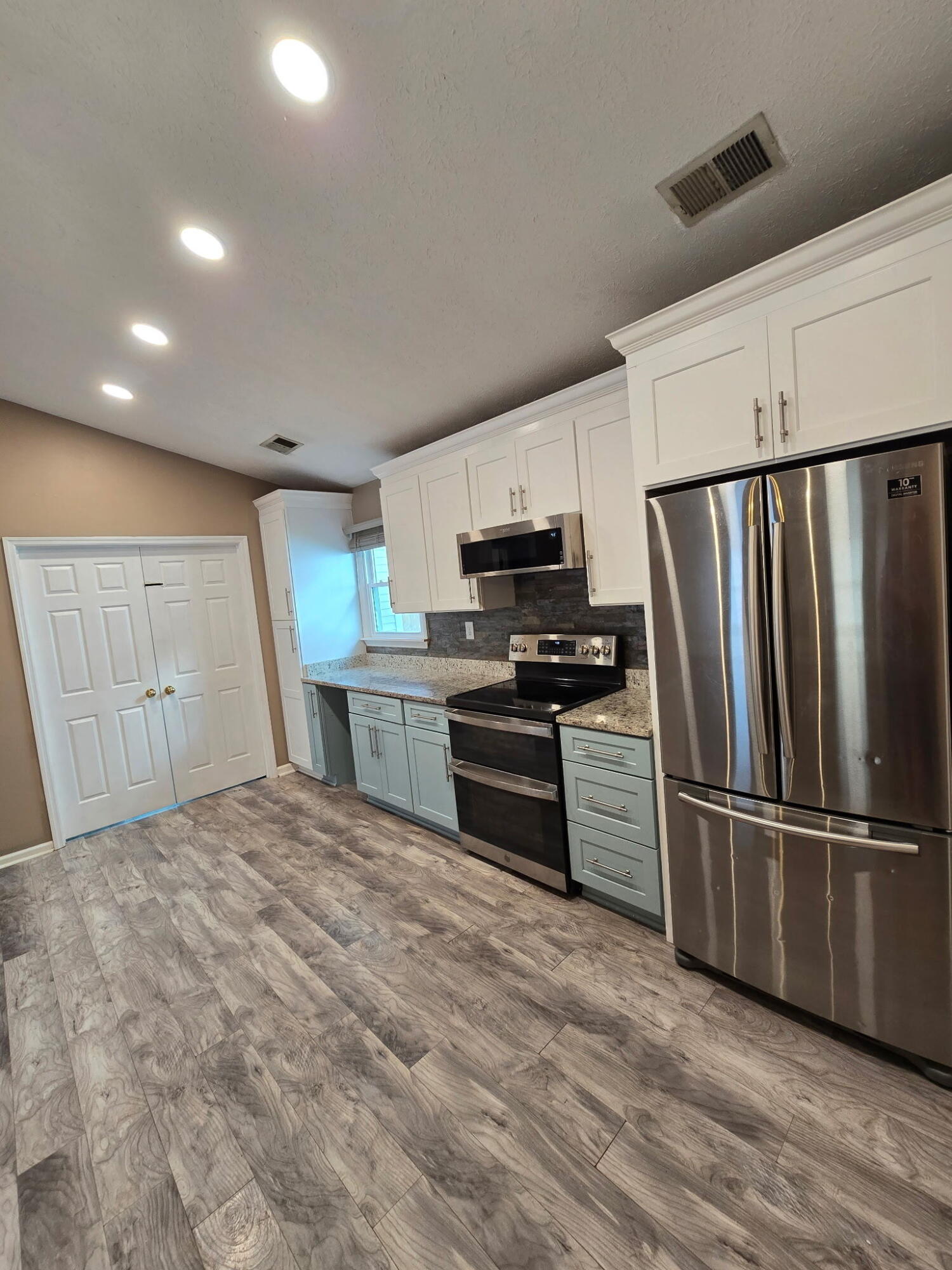 217 Woodbrook Place Property Photo 12
