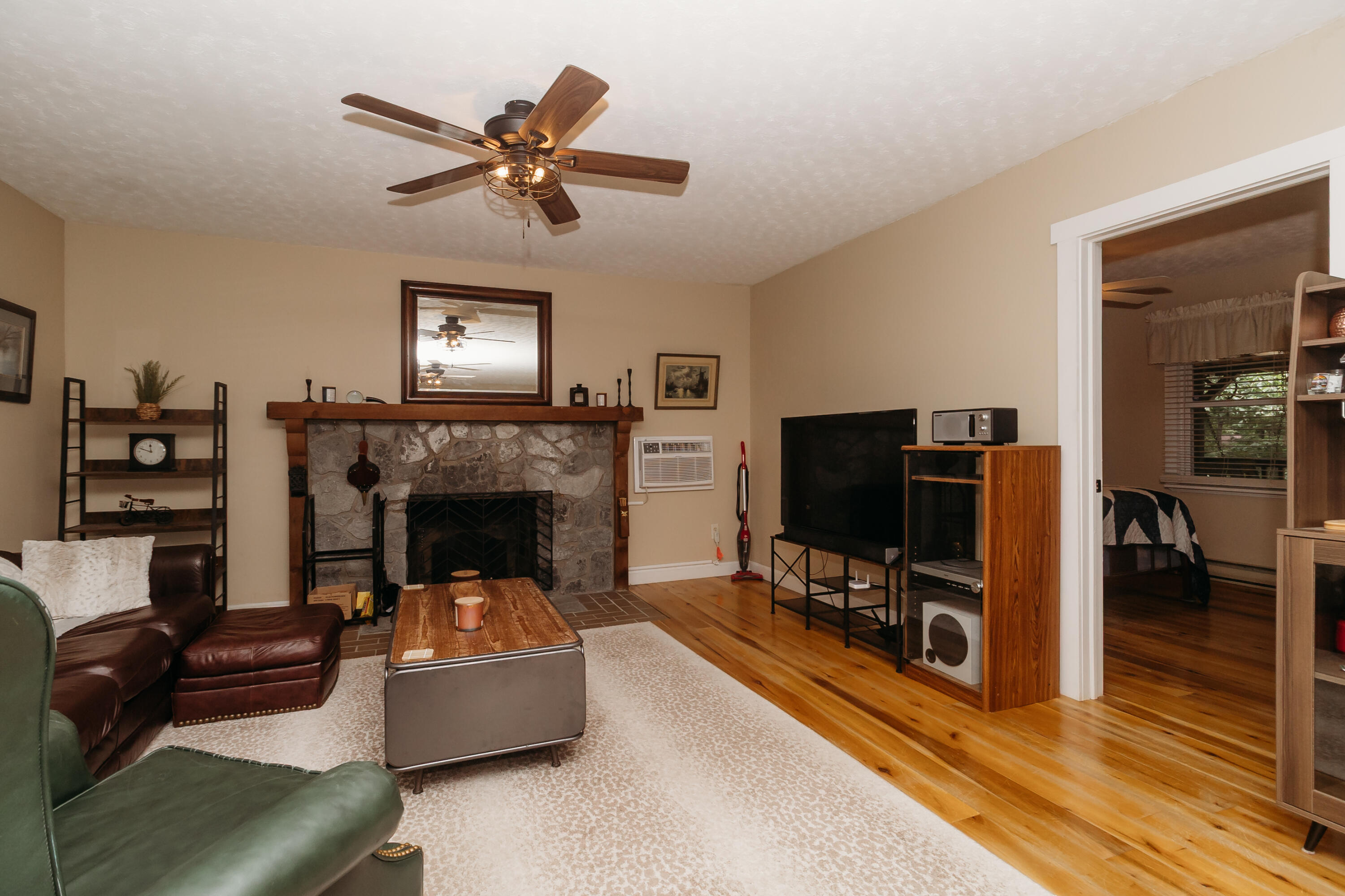 272 Cowboy Lane Property Photo 9