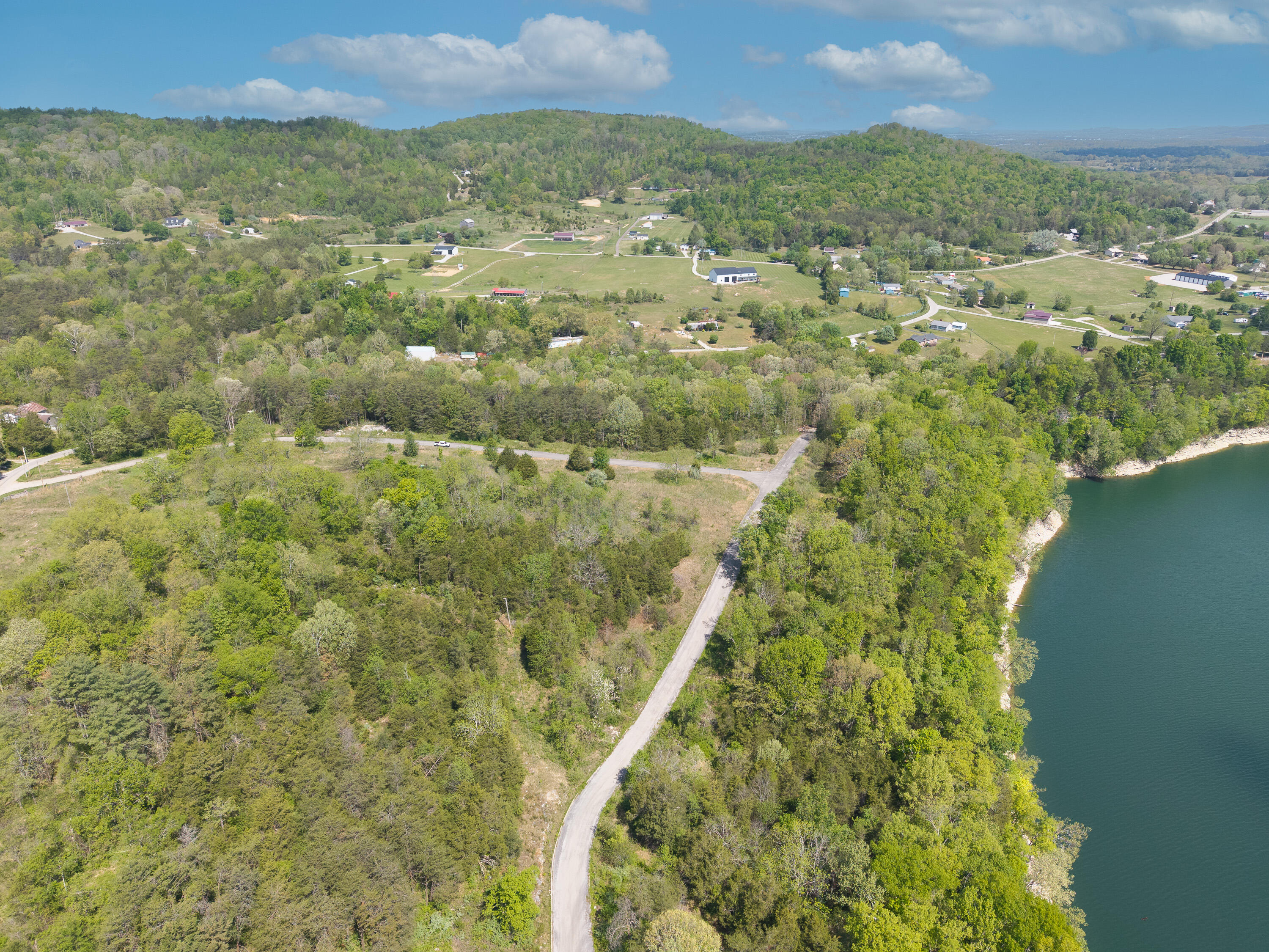 028 Aderholt Road Property Photo 13
