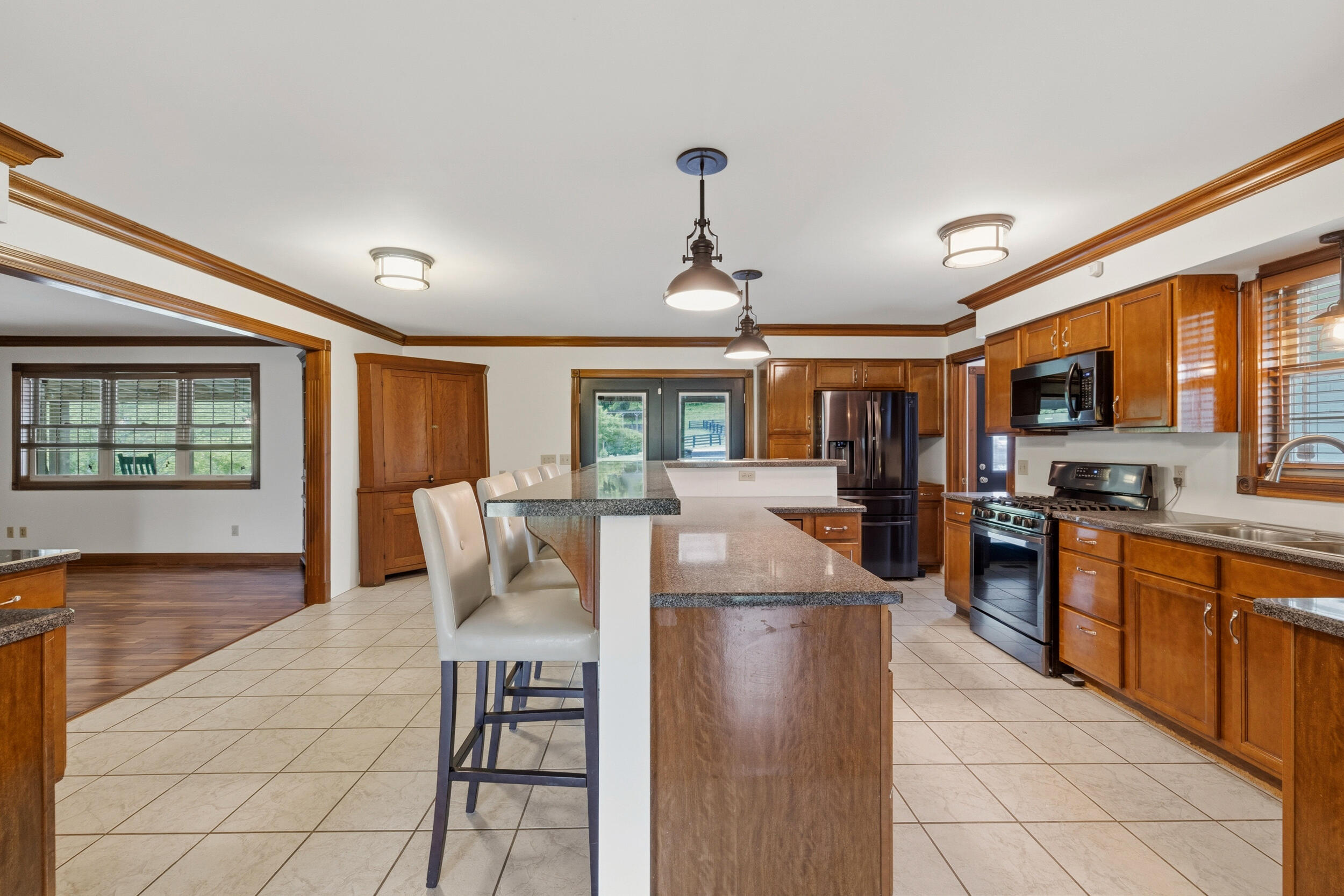 17412 Forkland Road Property Photo 7