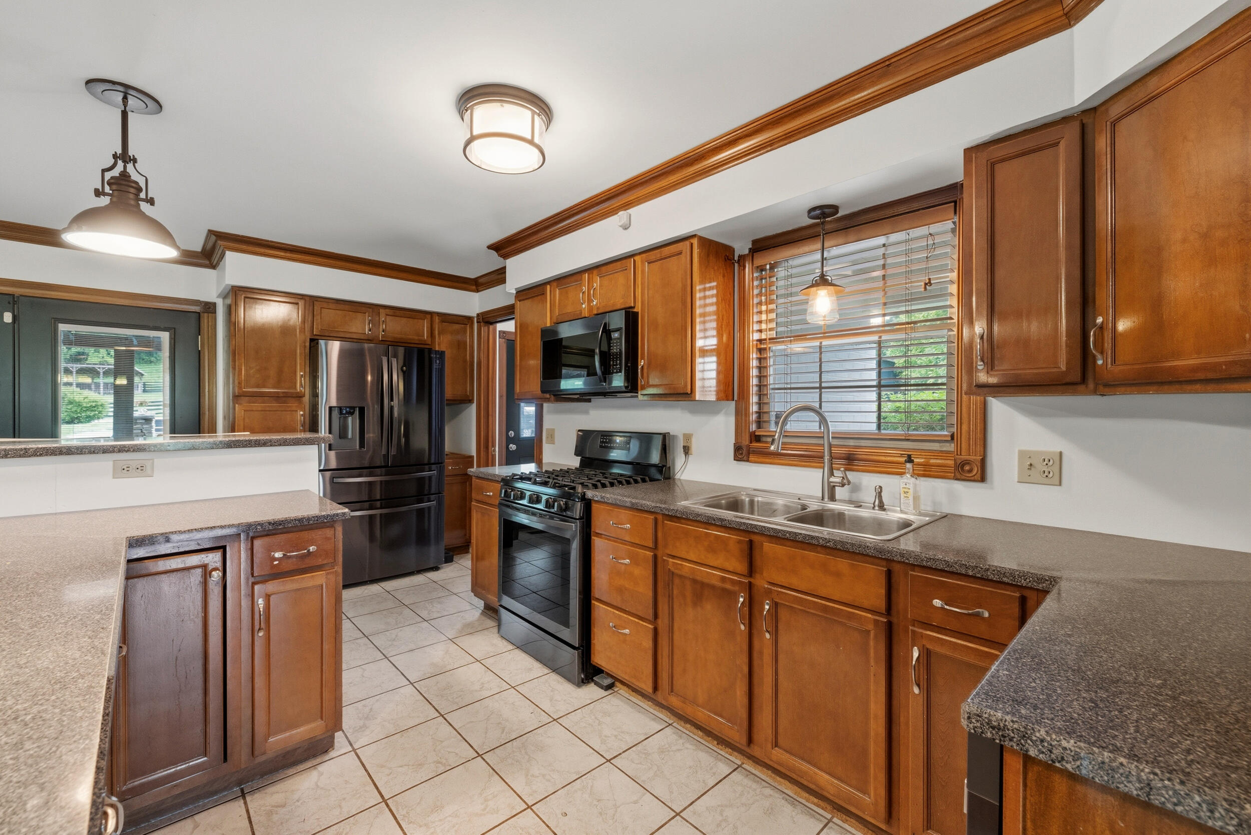 17412 Forkland Road Property Photo 32