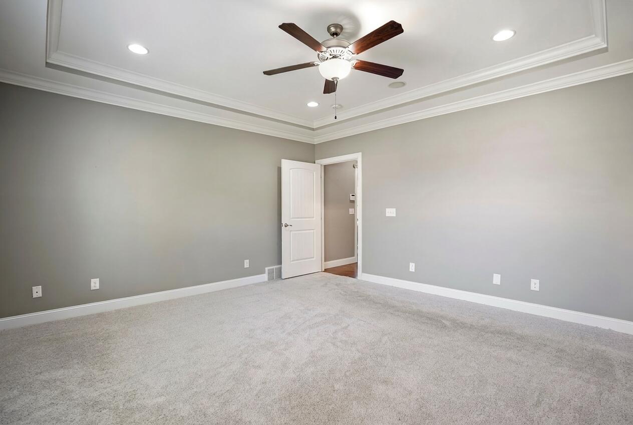 10 E Barrington Drive Property Photo 26