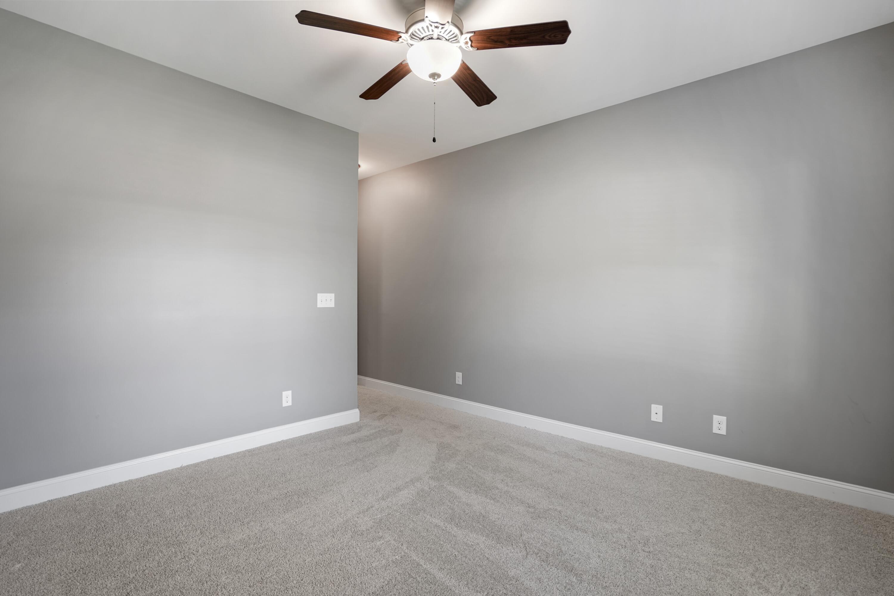 10 E Barrington Drive Property Photo 39
