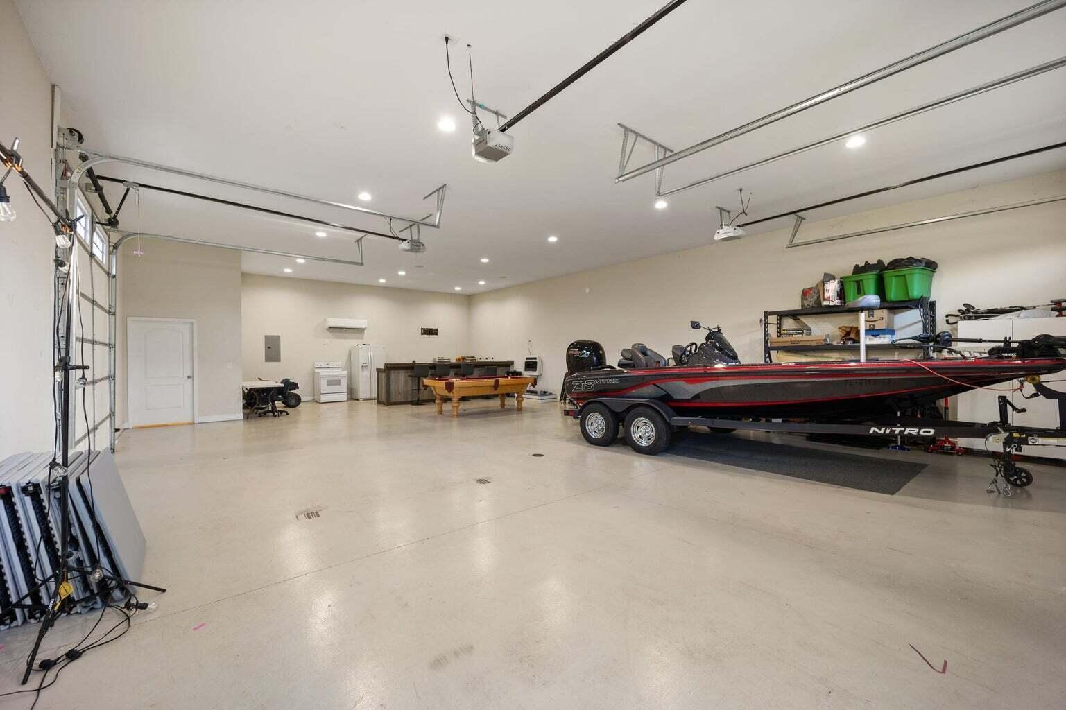 10 E Barrington Drive Property Photo 42