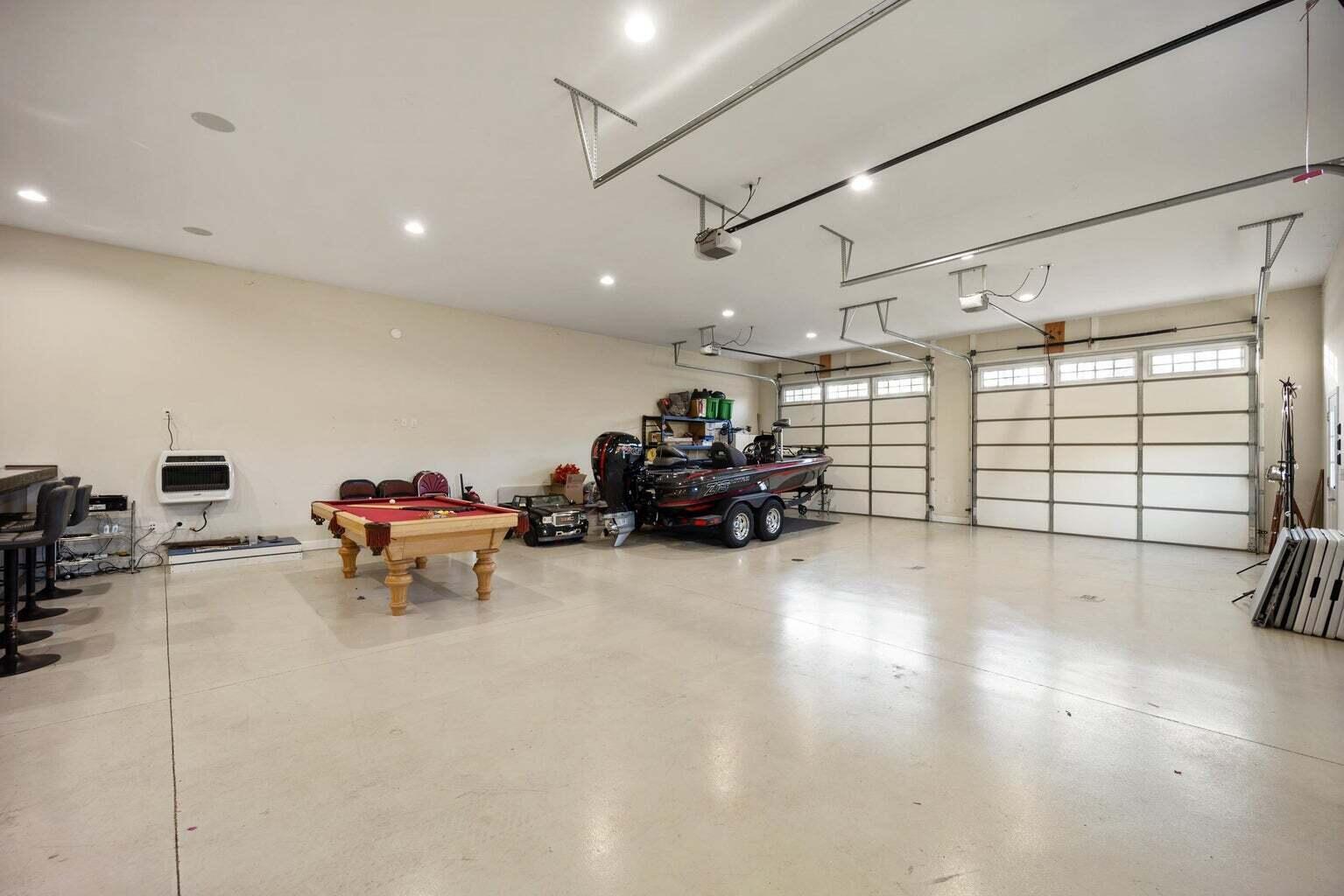 10 E Barrington Drive Property Photo 43