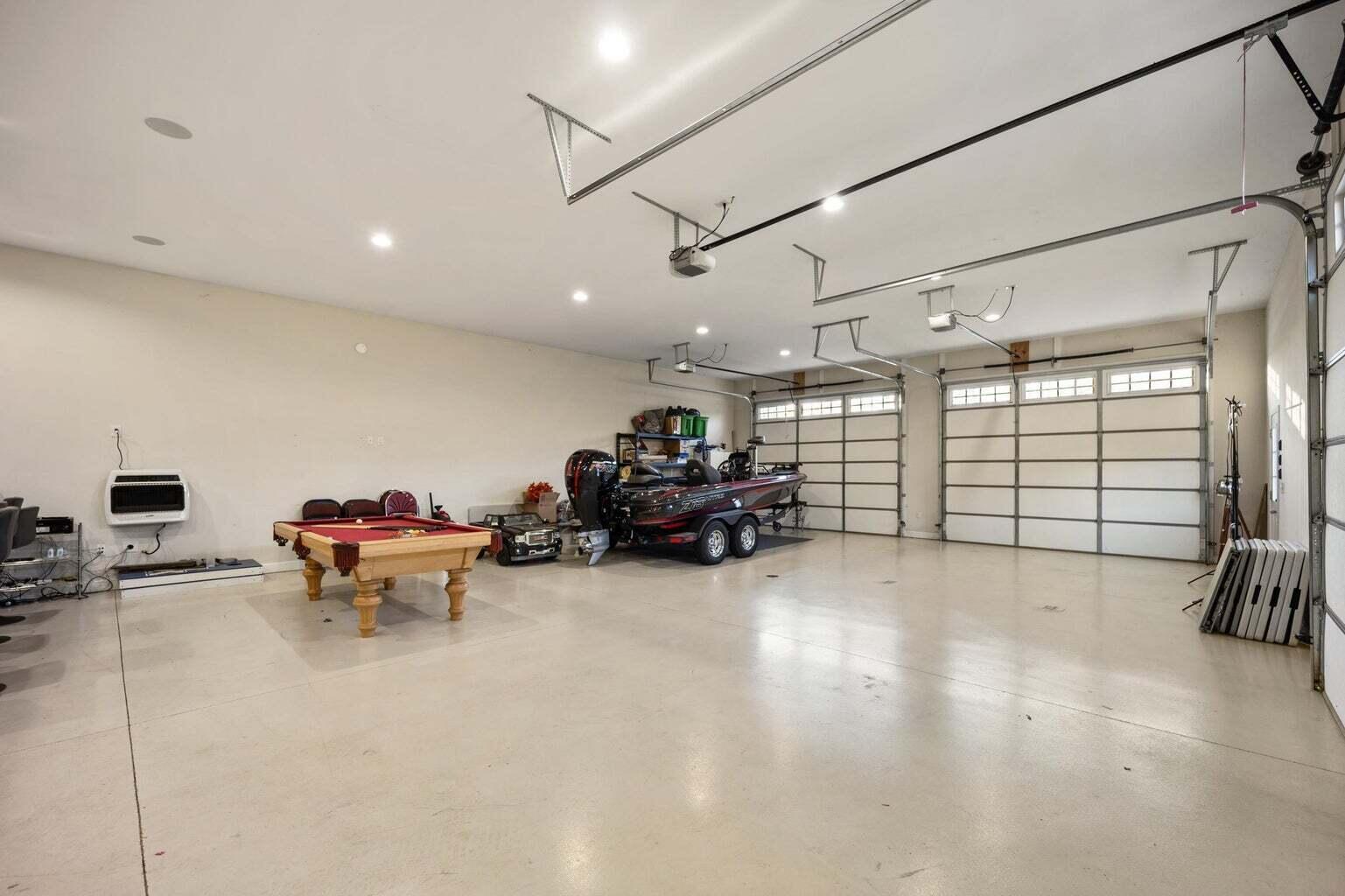 10 E Barrington Drive Property Photo 45