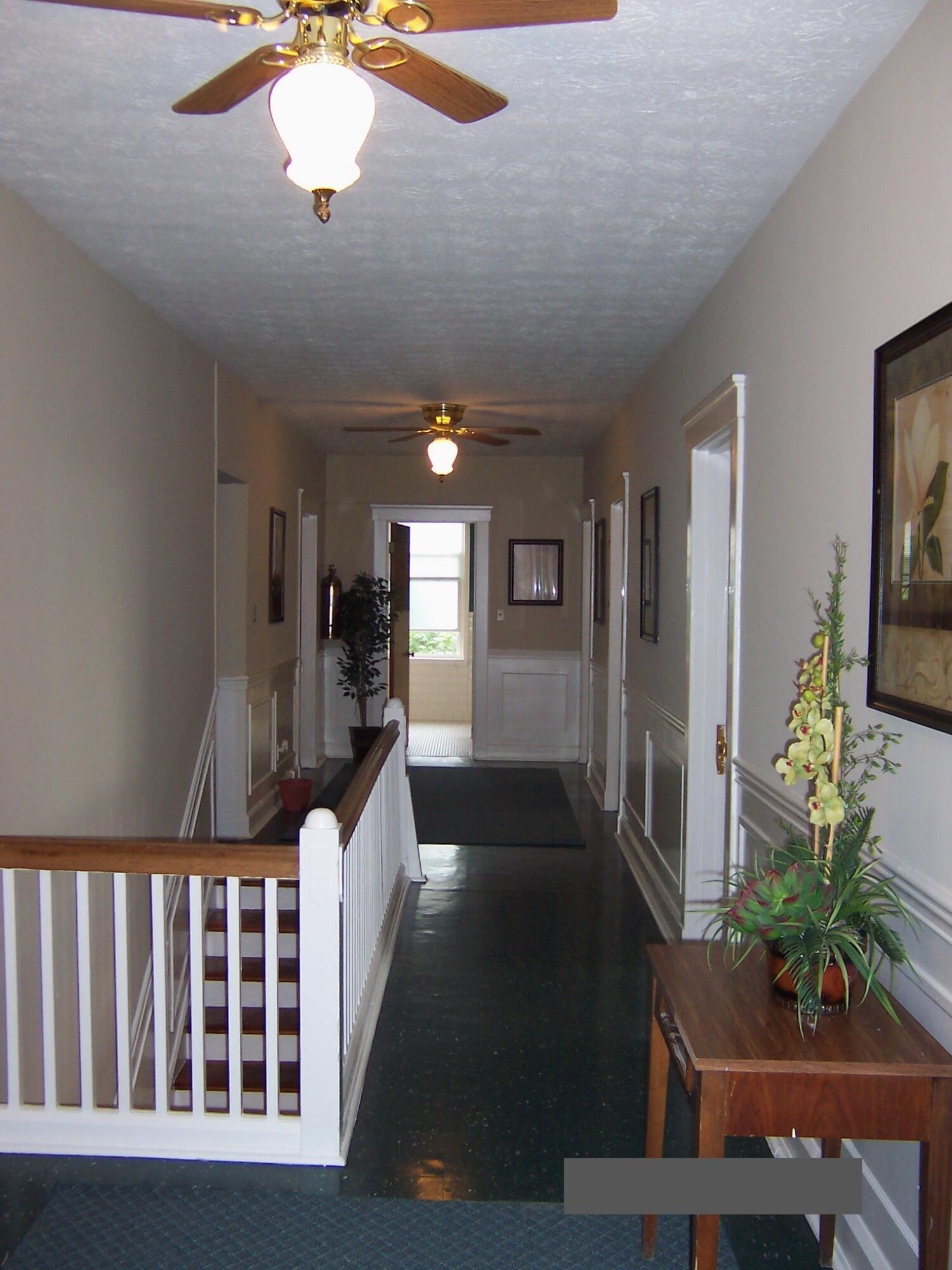 202 S College Street Property Photo 6