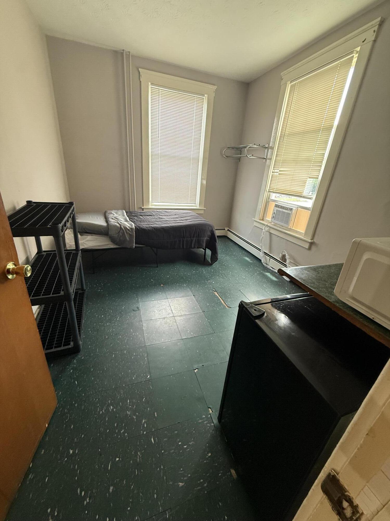 202 S College Street Property Photo 8