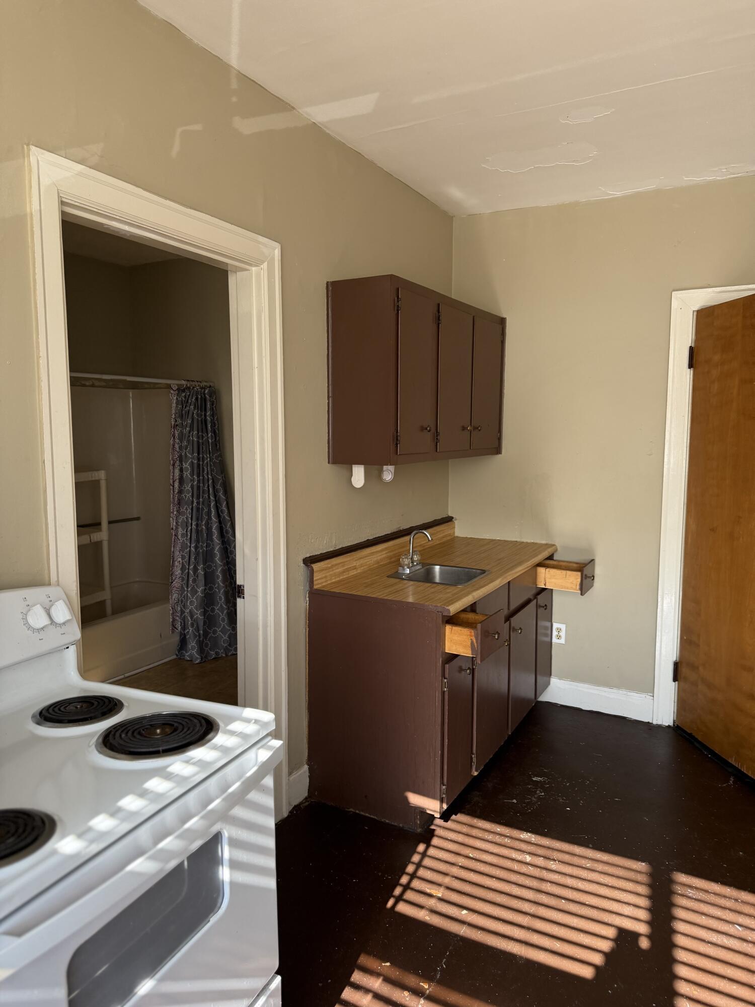 202 S College Street Property Photo 10