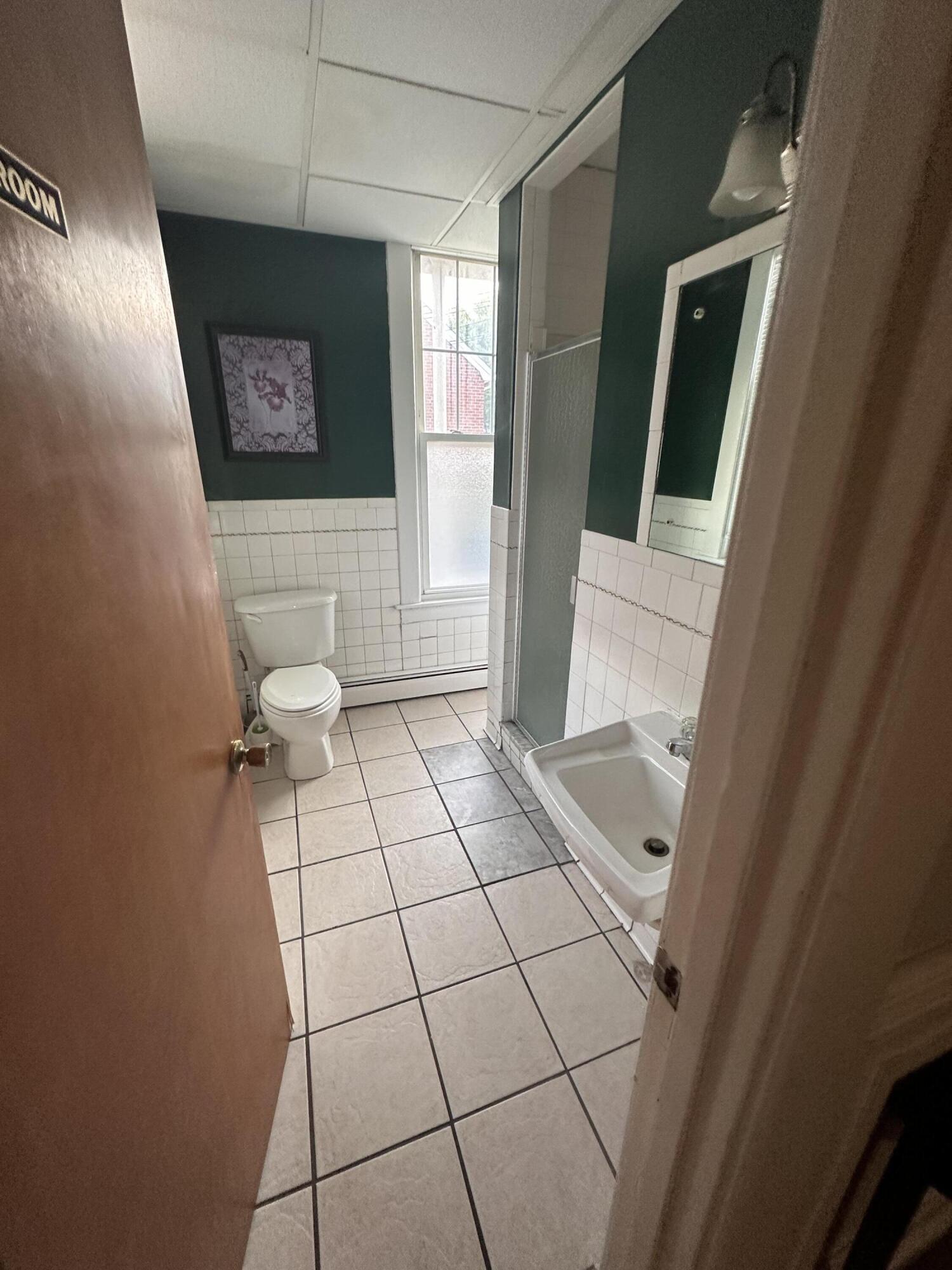 202 S College Street Property Photo 13