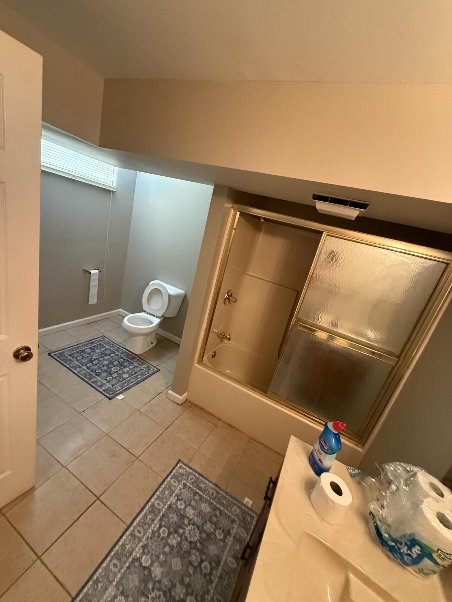 202 S College Street Property Photo 14