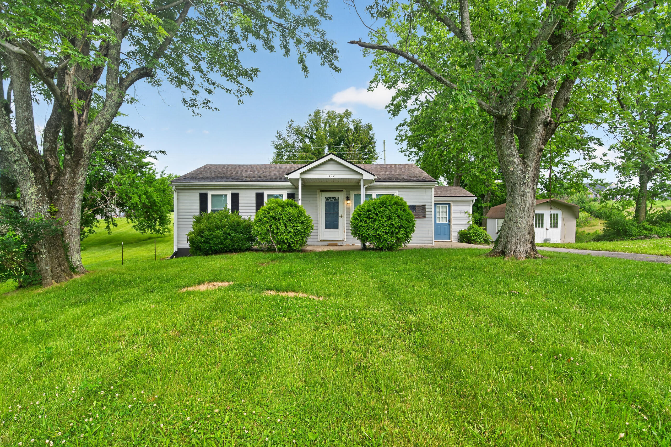 1127 Pine Crest Road Property Photo 1
