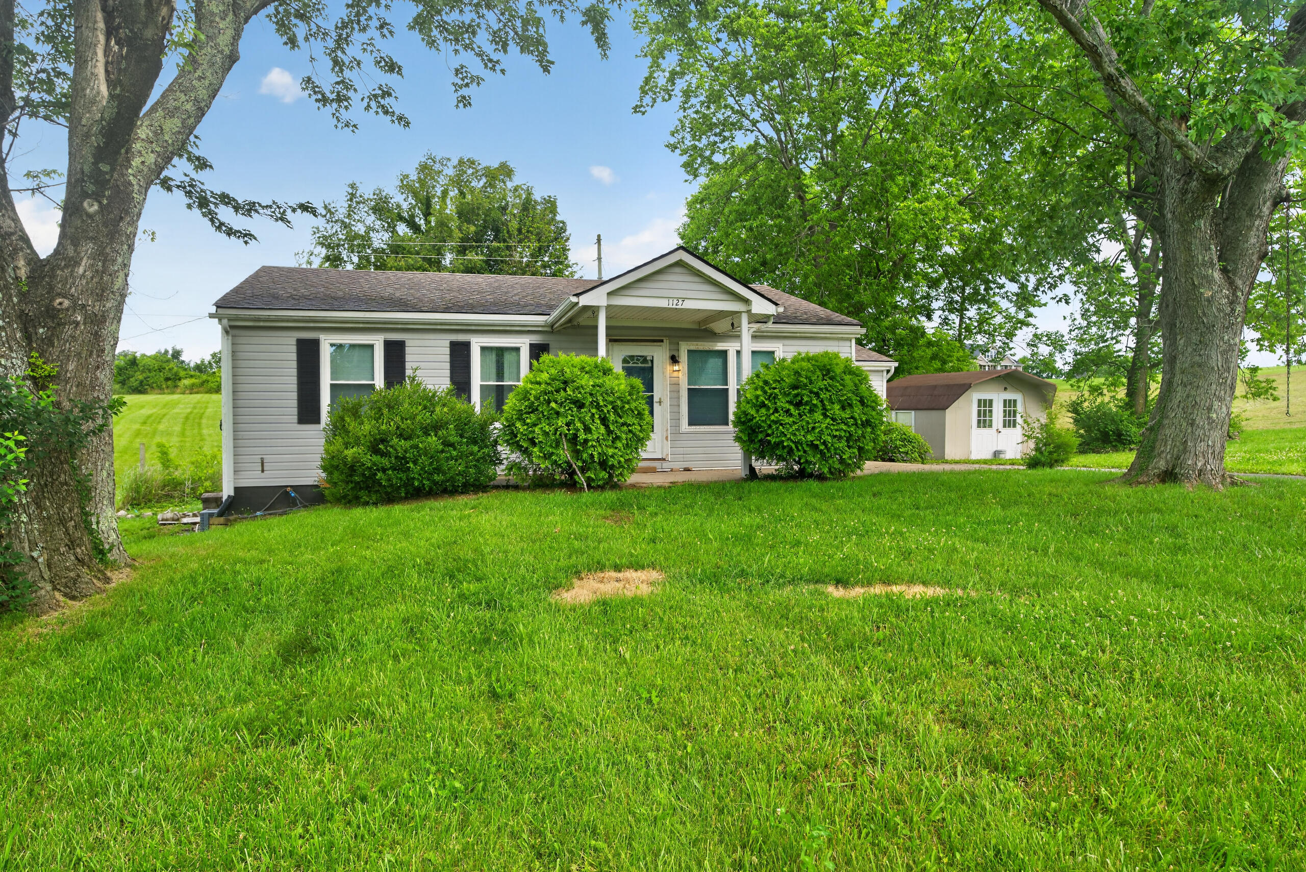 1127 Pine Crest Road Property Photo 2