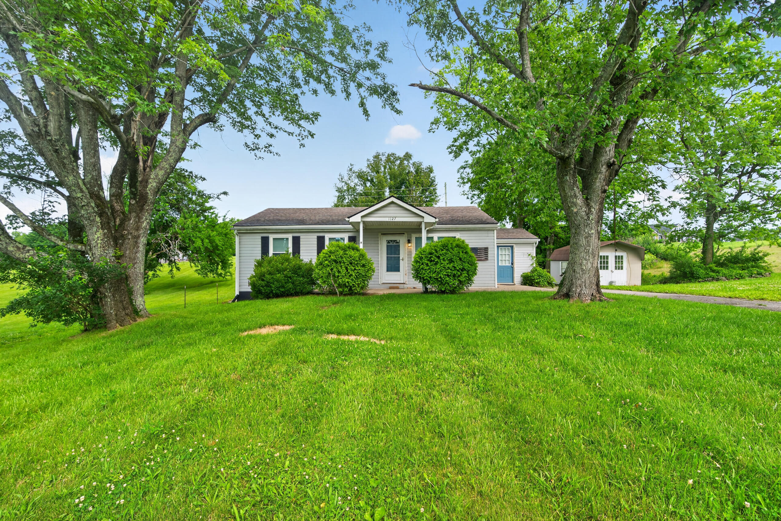 1127 Pine Crest Road Property Photo 3