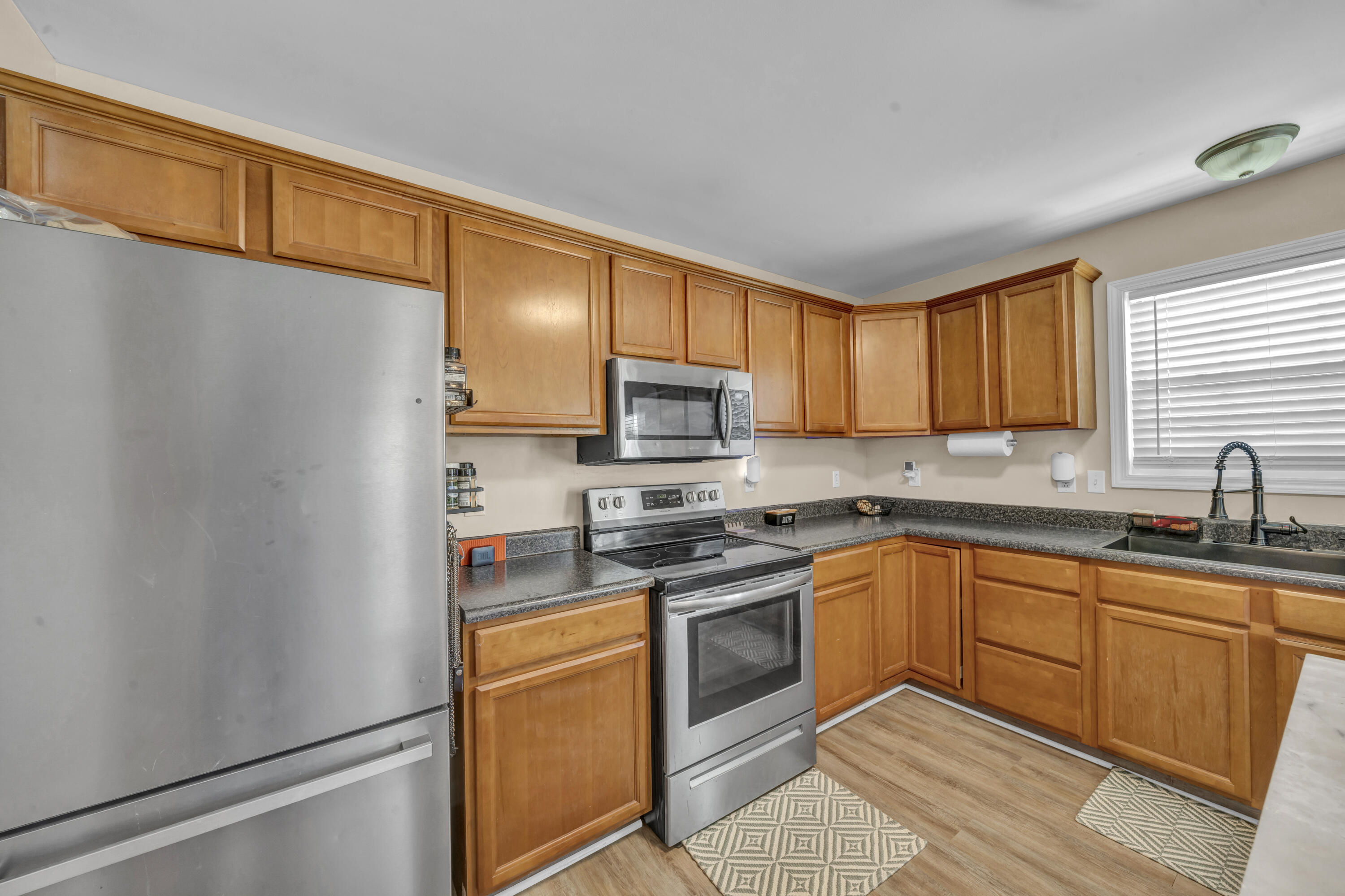 150 Clinton Drive Property Photo 15