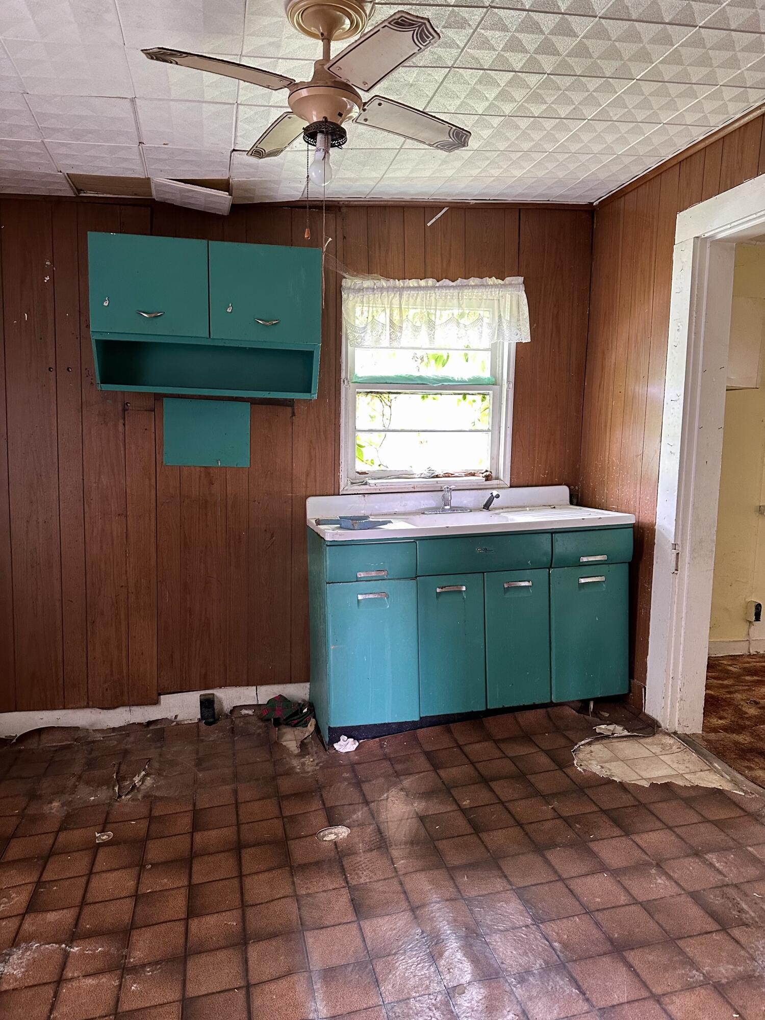 459 N Broadway Property Photo 7