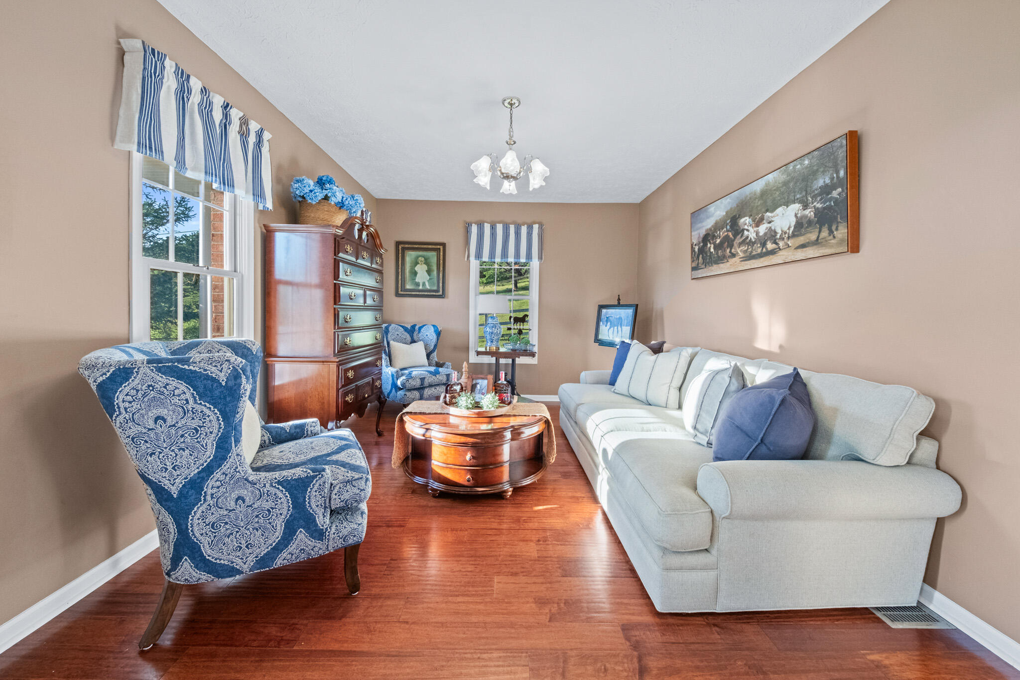 287 Chapel Hollow Property Photo 4