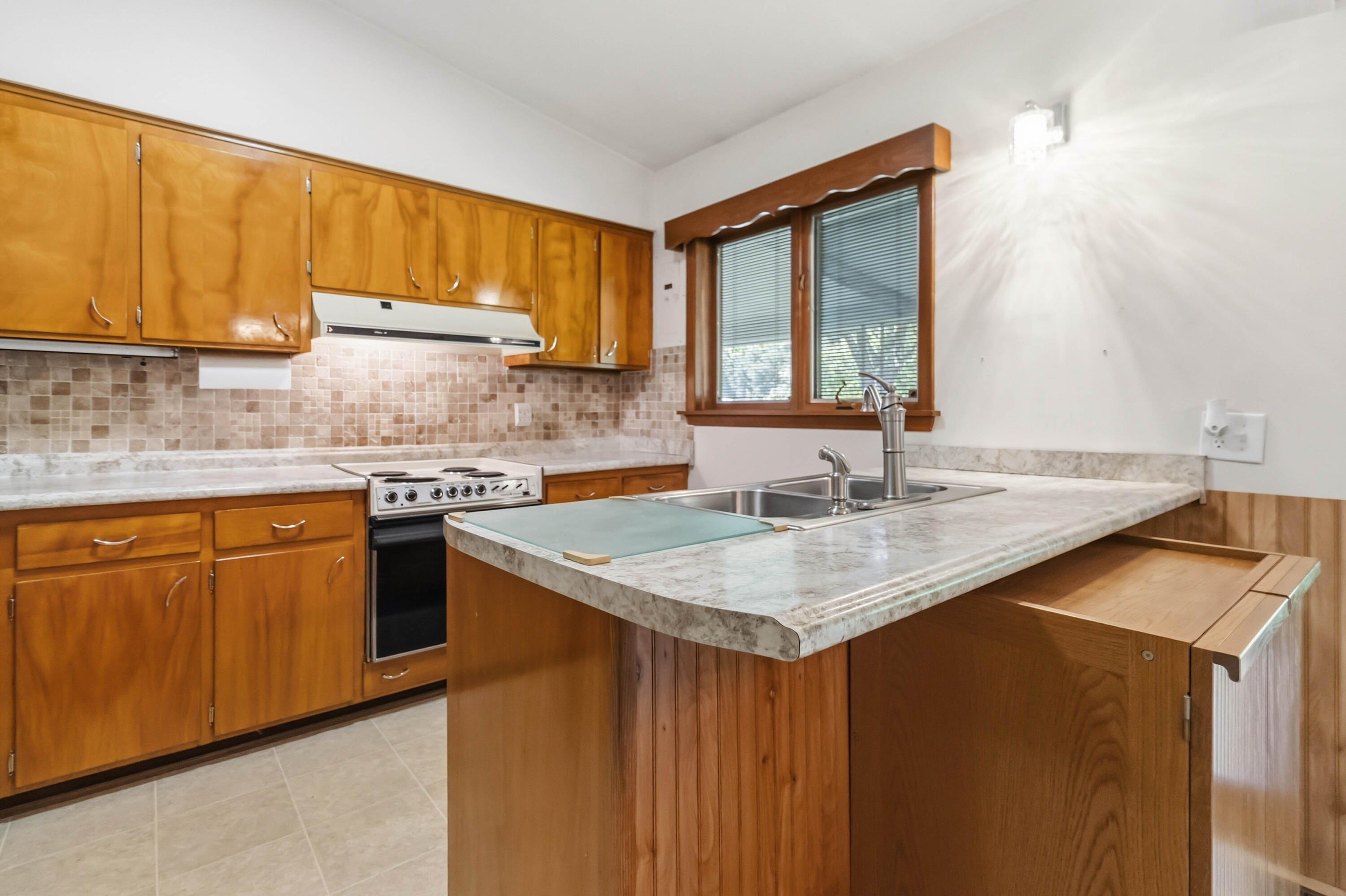 31 Garland Avenue Property Photo 13