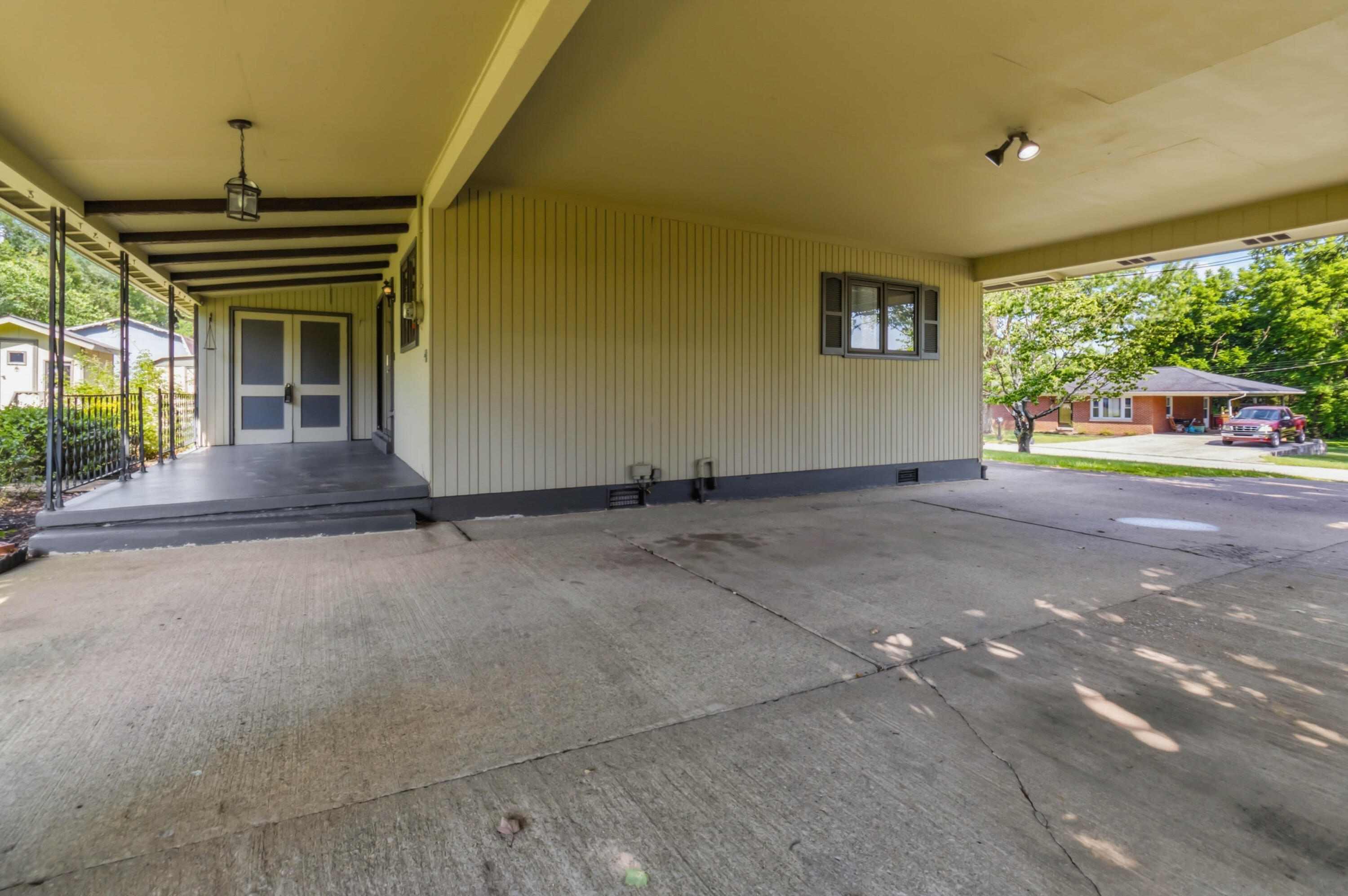 31 Garland Avenue Property Photo 43